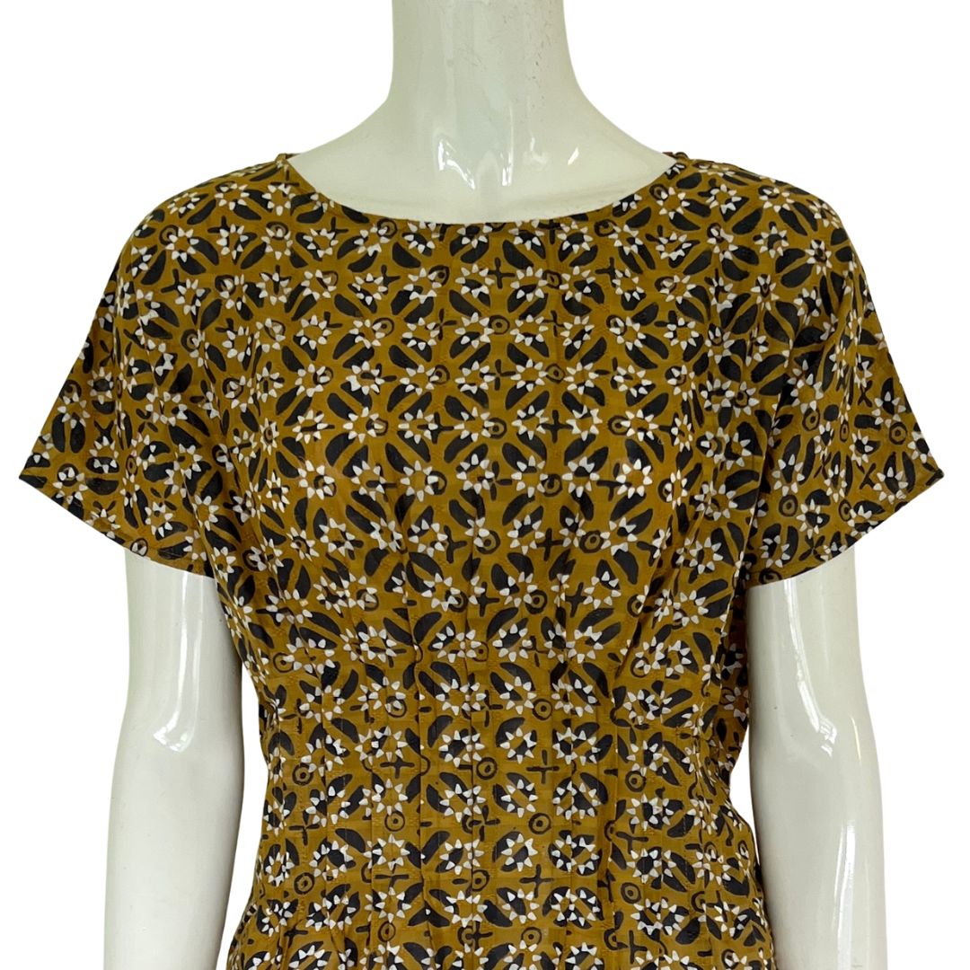 Tuck Waist Dress - M