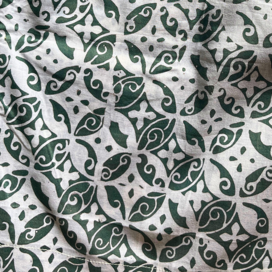 Batik Men's Shorts - M