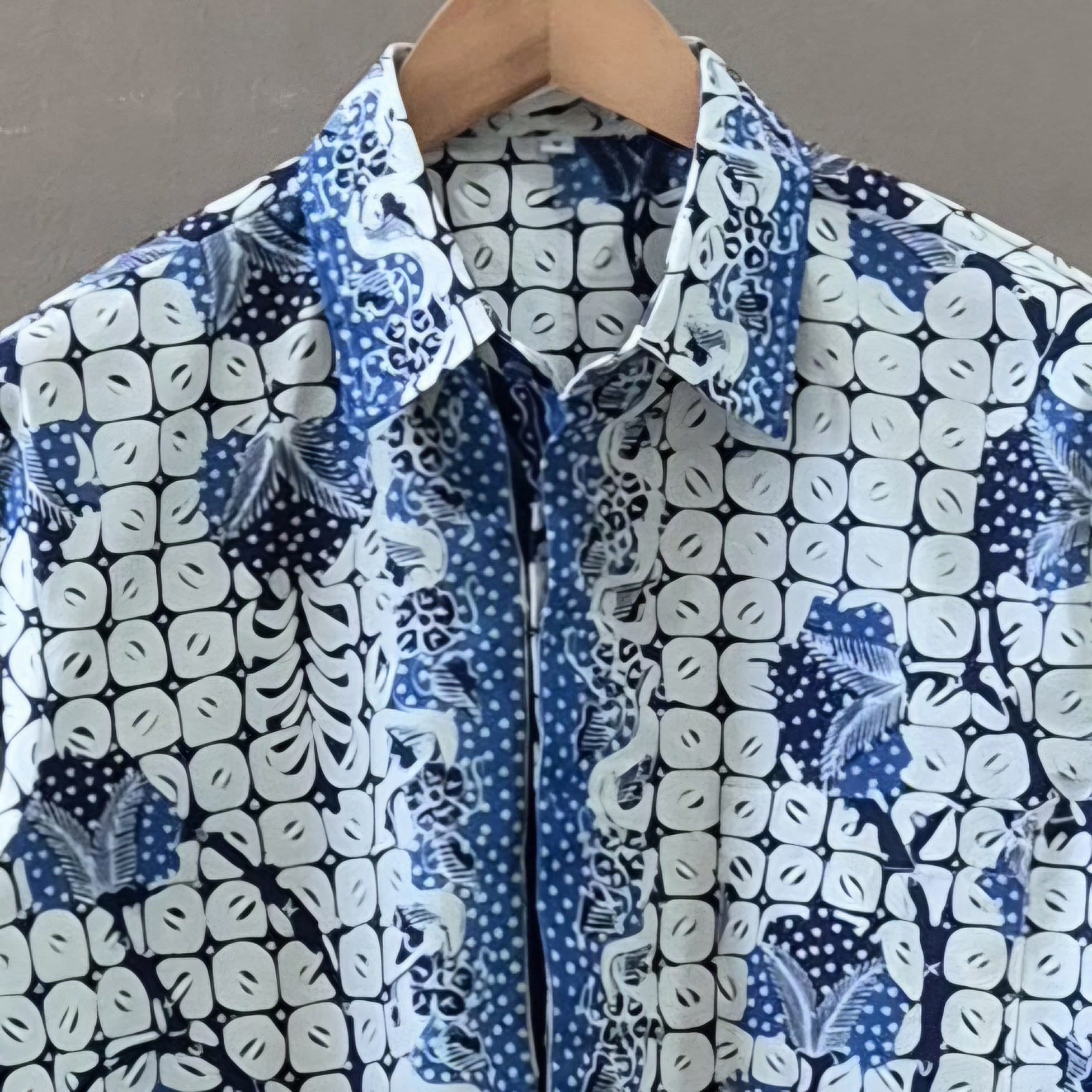 Batik Tulis Men's Supreme Long Sleeve Shirt - S
