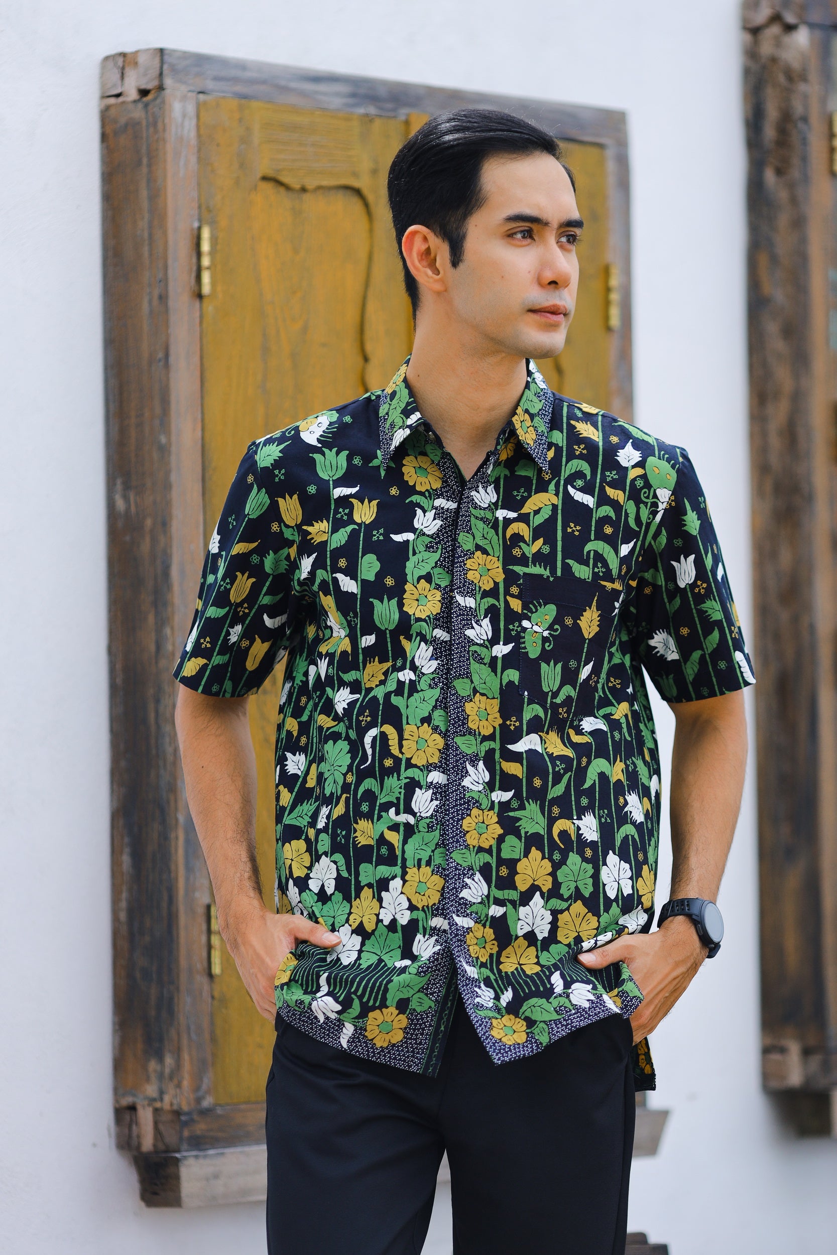 Premium Batik Tulis Select Men's Shirt - M