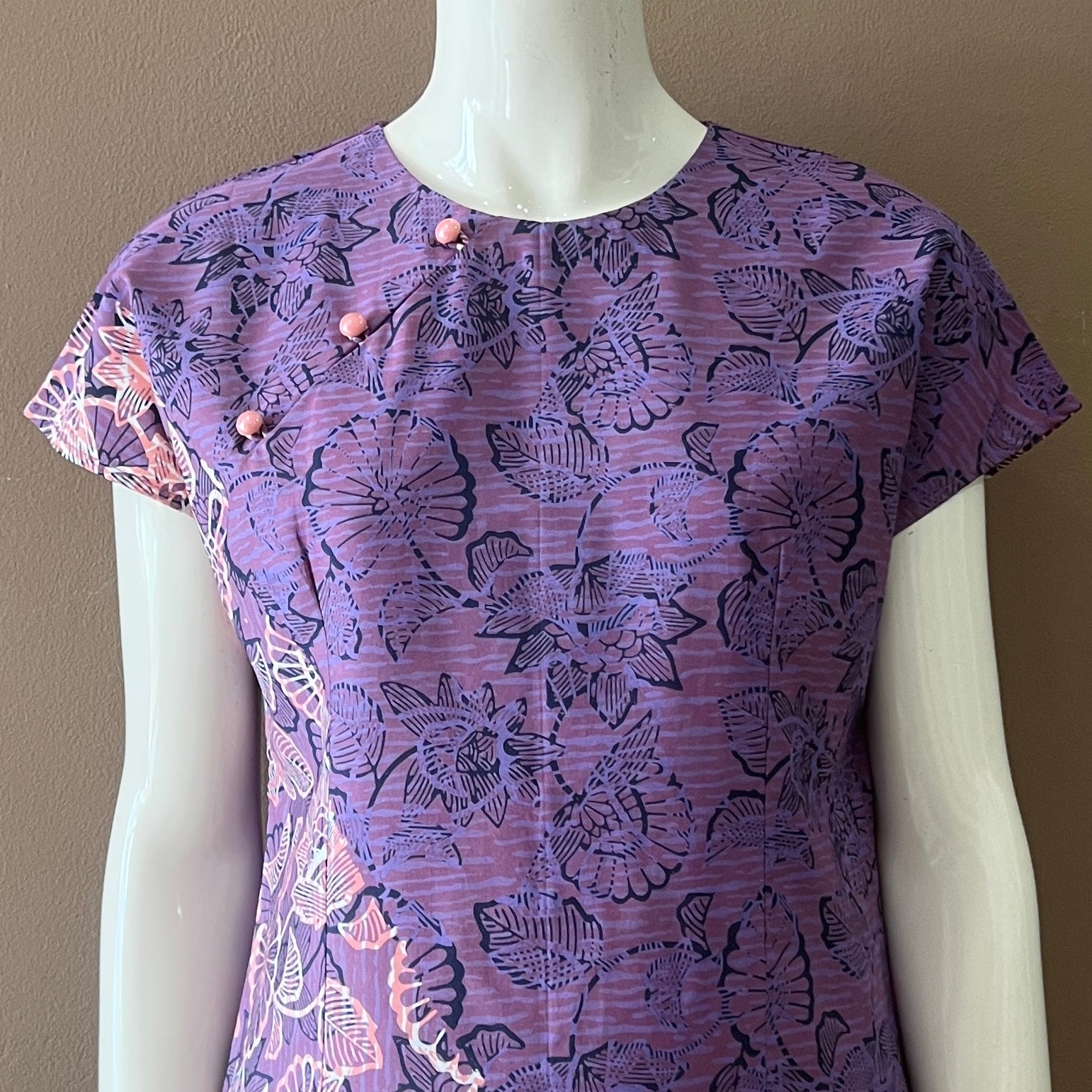 3 Button Round Neck Dress - M