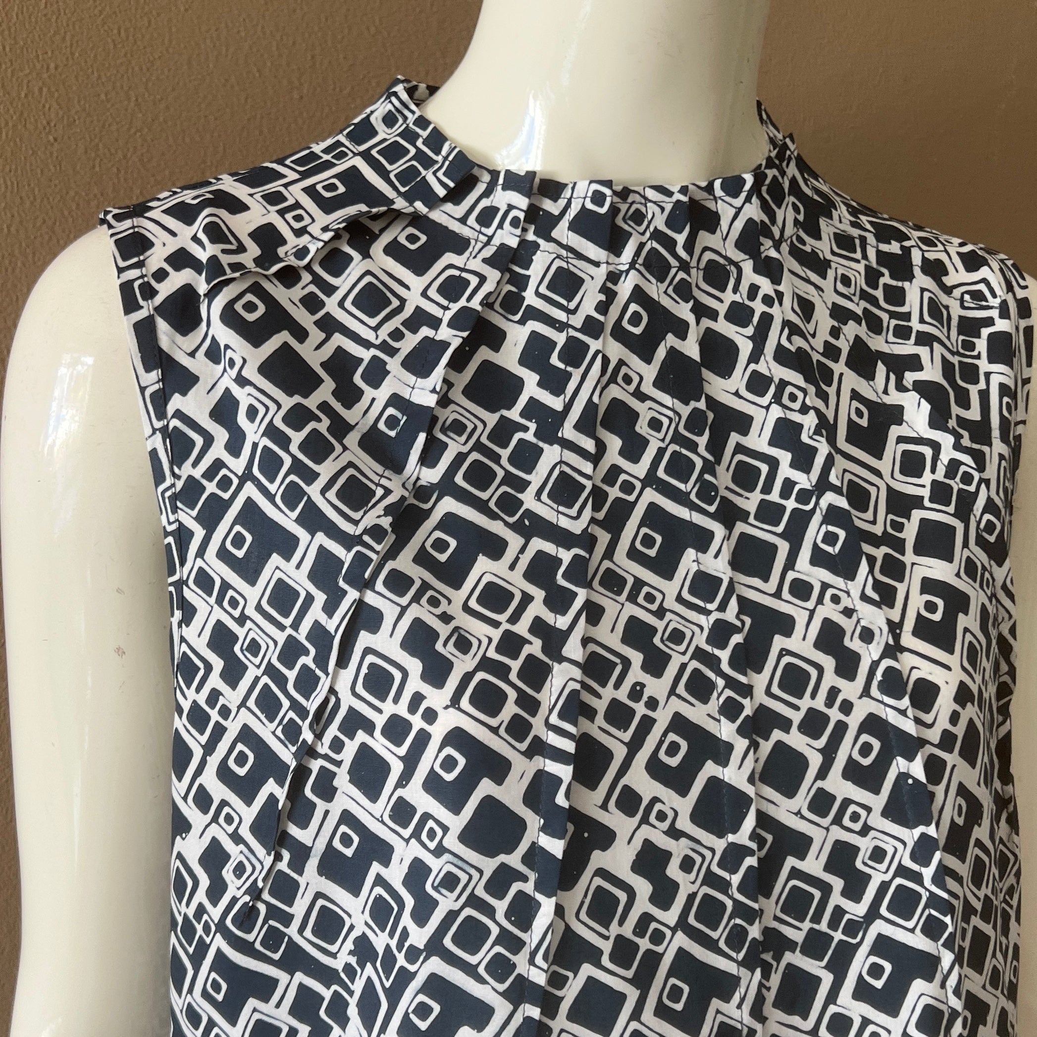 Ruffle Neck Maxi Dress L