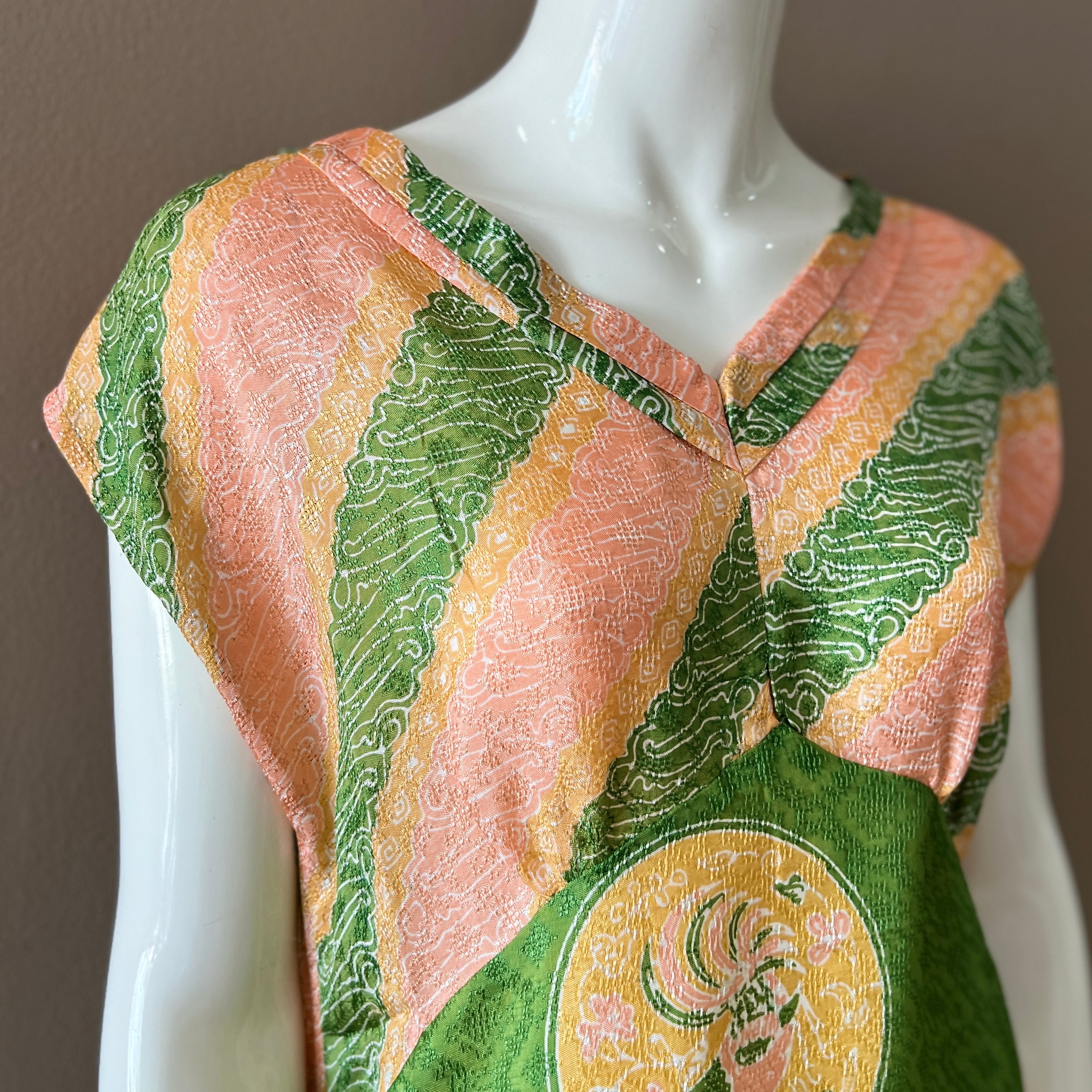 Elegant Maxi Dress - L