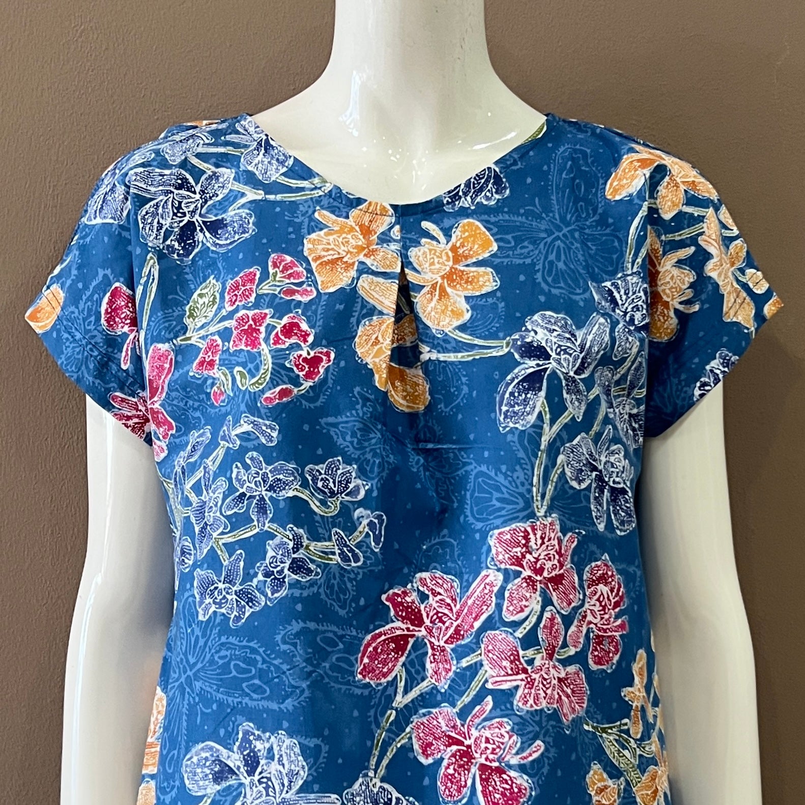 V Neck Tuck Dress - XS