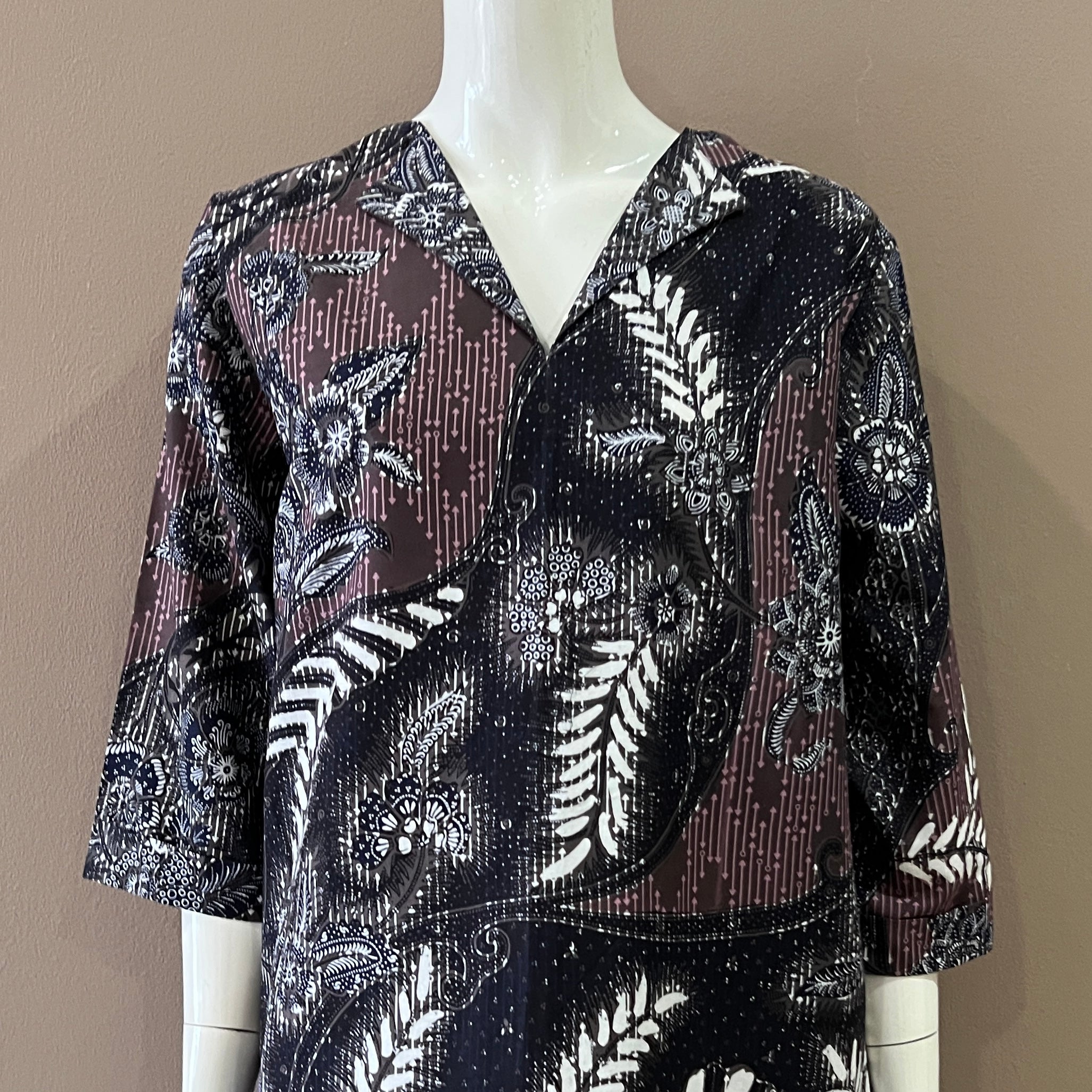 V Neck dress w/ collar - XL