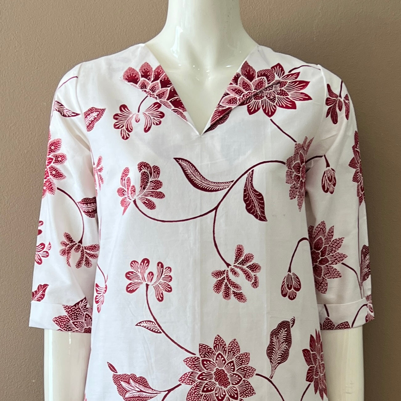 V Neck dress w/ collar - S