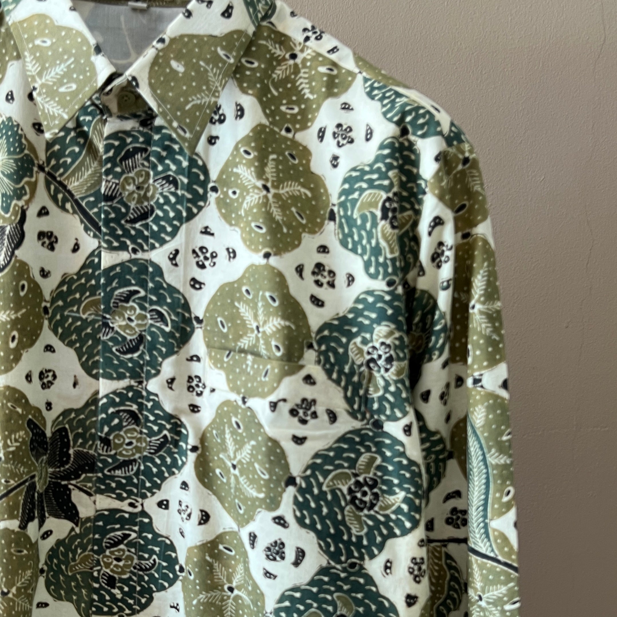 Premium Batik Tulis Men's Select Long Sleeve Shirt - L