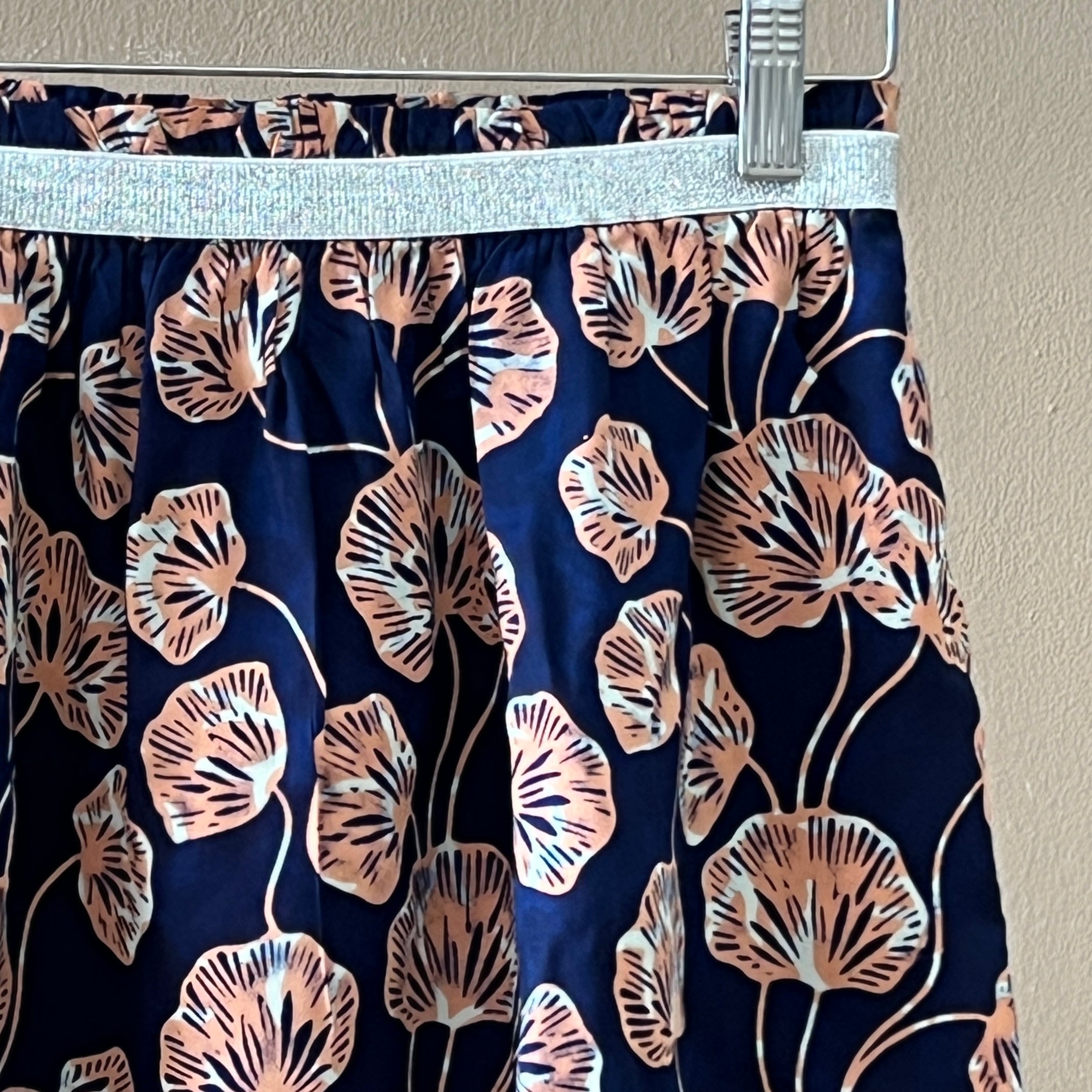 Elastic Waistband Skirt