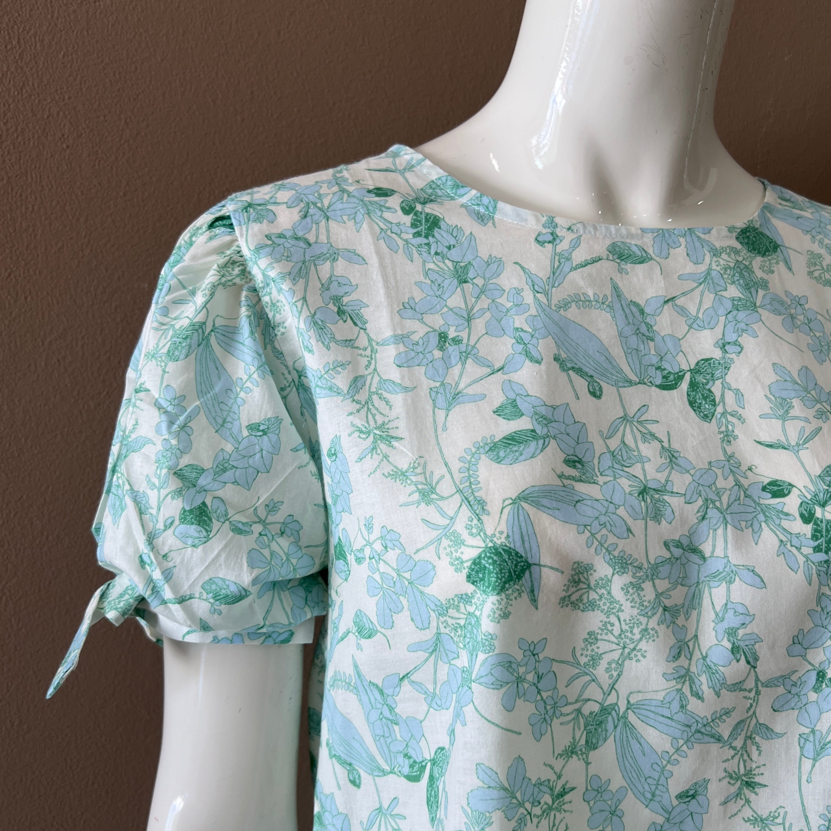 JP Top with puff sleeve