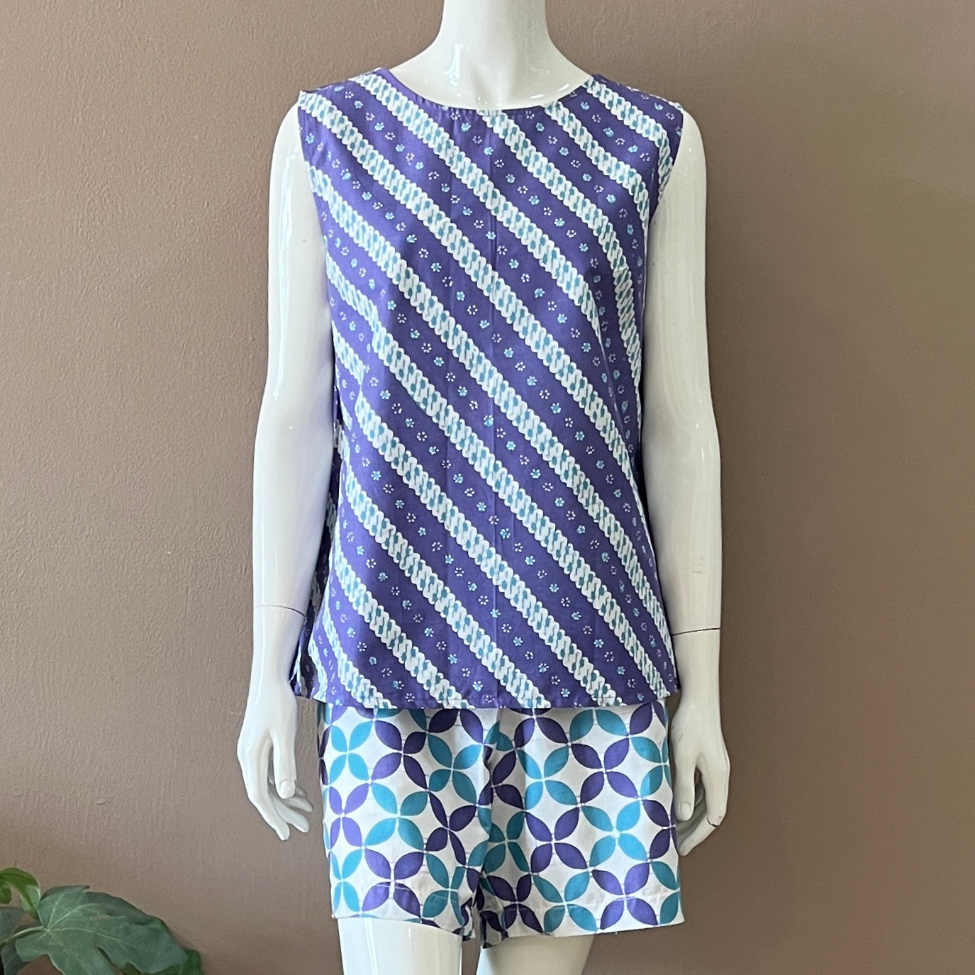 Sleeveless Top - XL