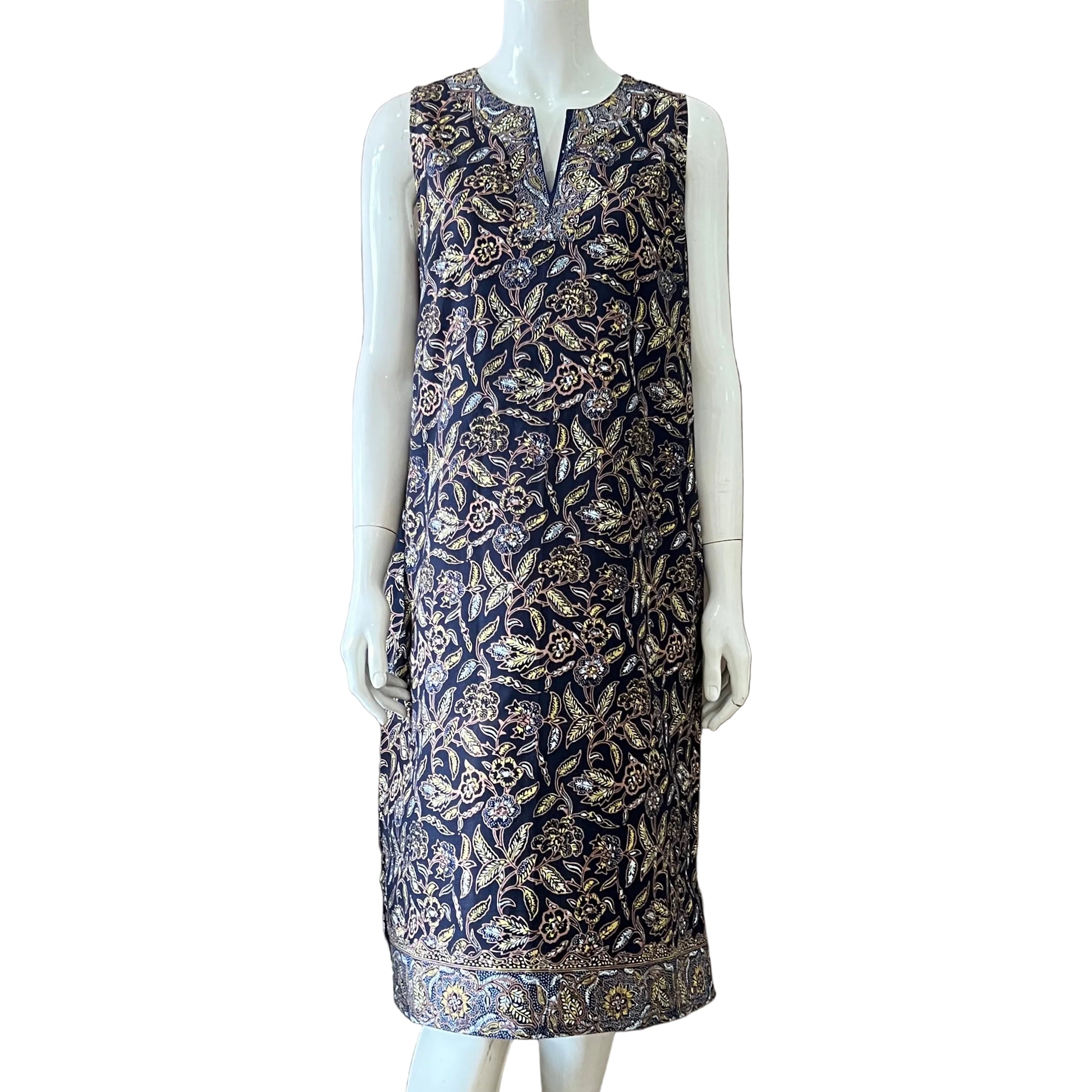 Classic Sleeveless Dress - L