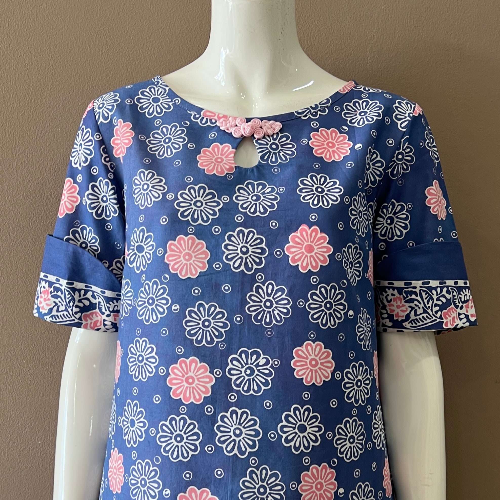 Flip Sleeve Dress - M