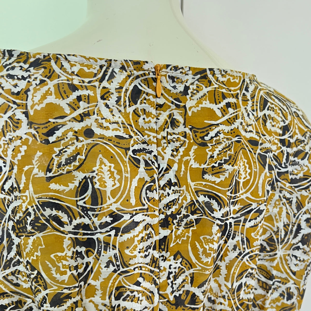 Tuck Waist Dress - L