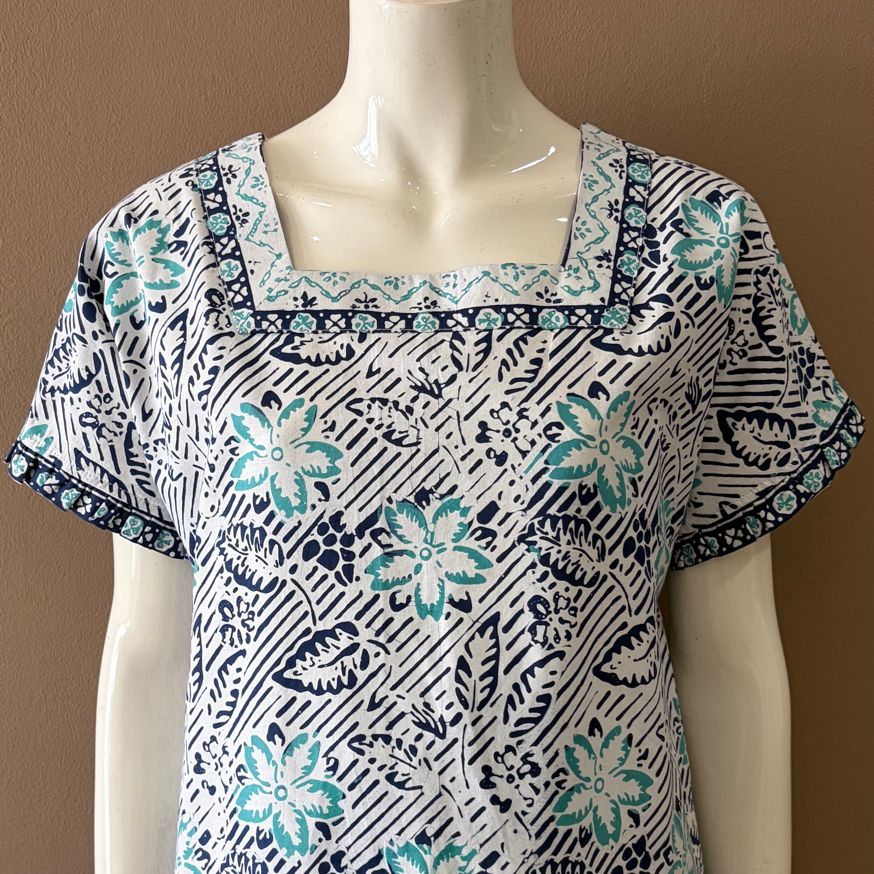 Square Neck Dress M