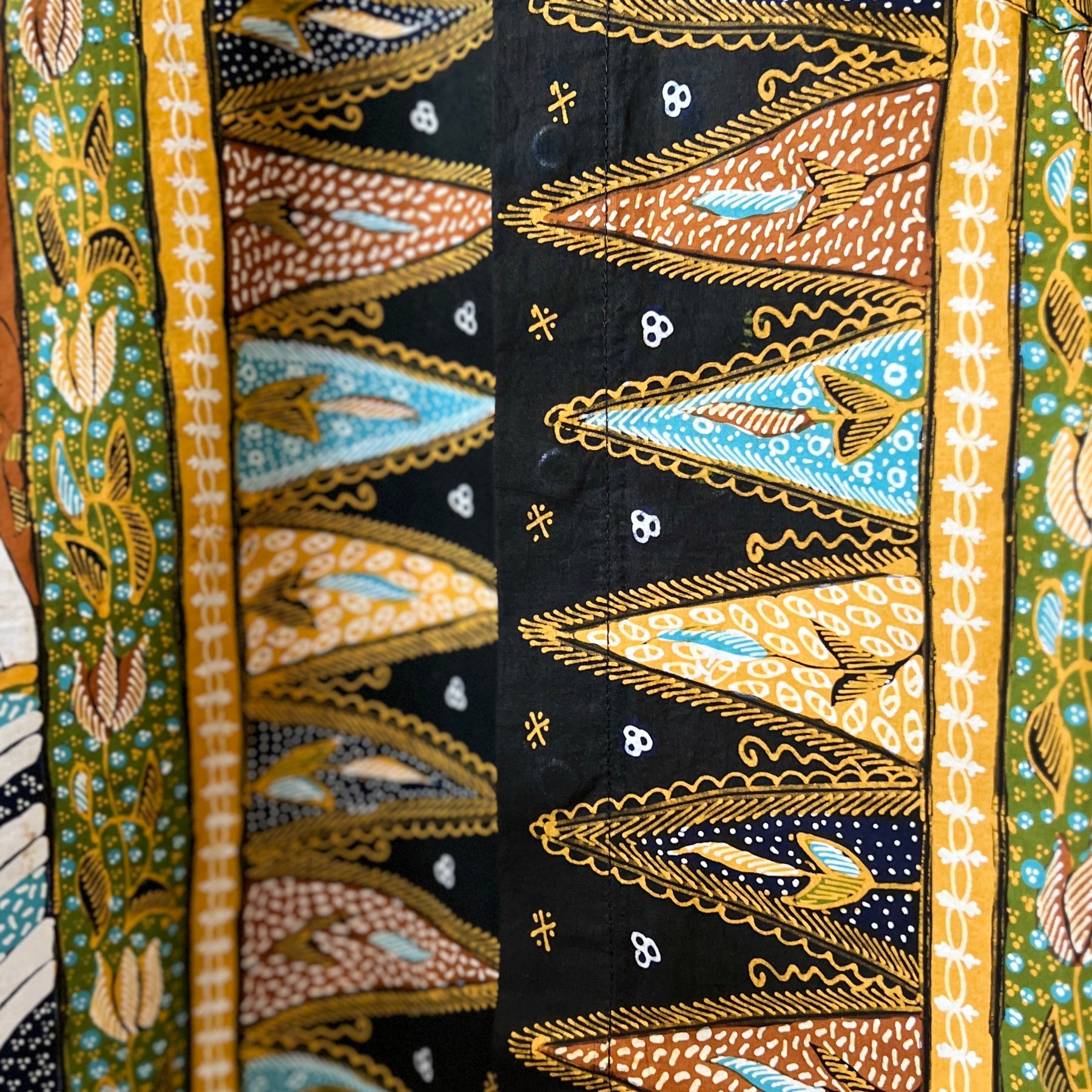 Premium Batik Tulis Supreme Men's Long Sleeve Shirt - M