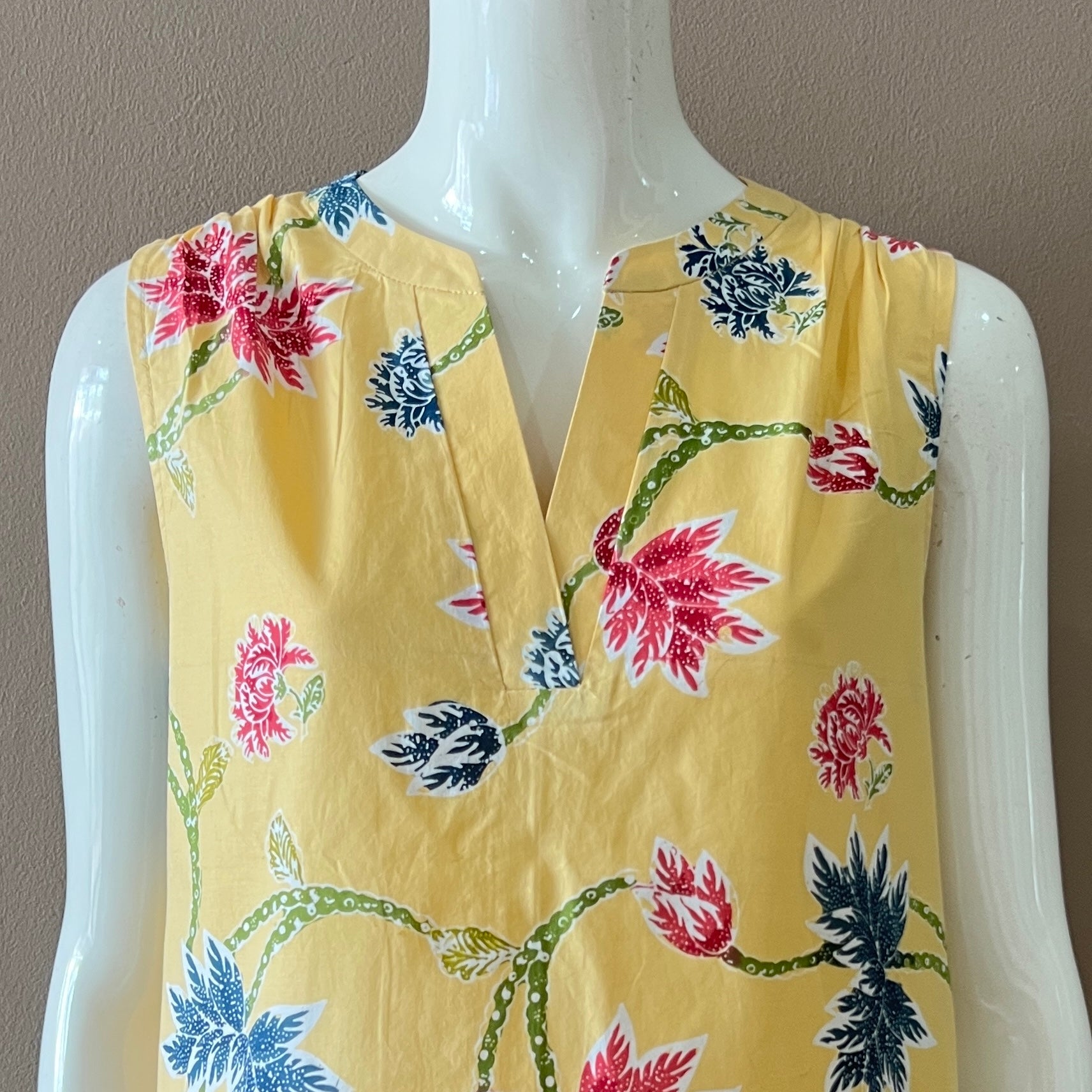 V Neck Classic Maxi Dress - S