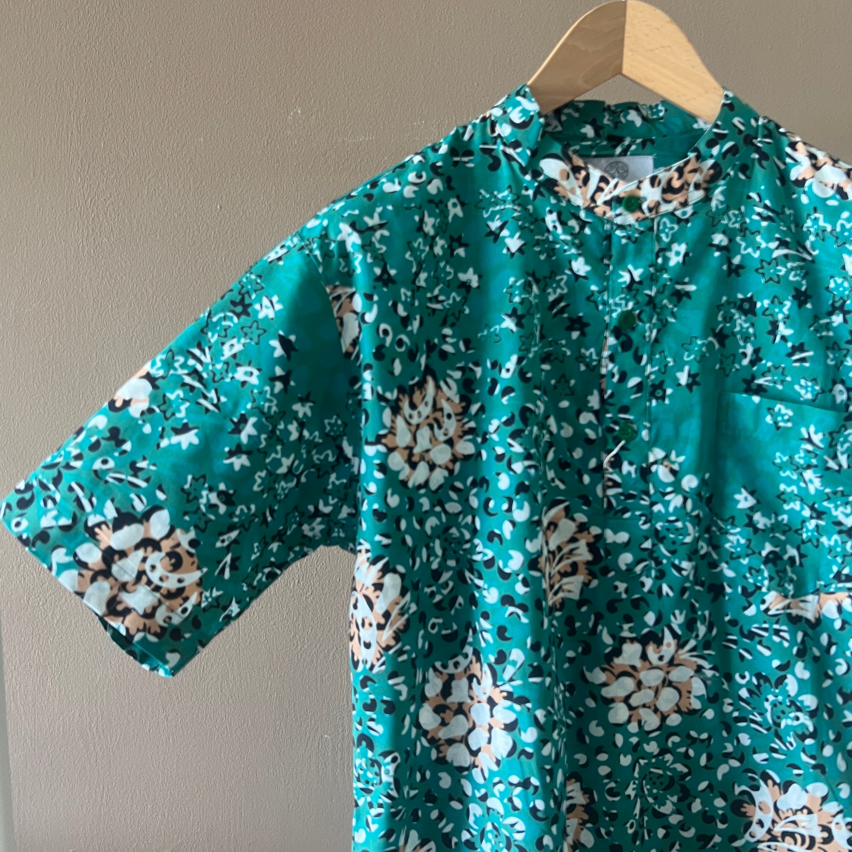 Batik Men's Mandarin Collar Shirt