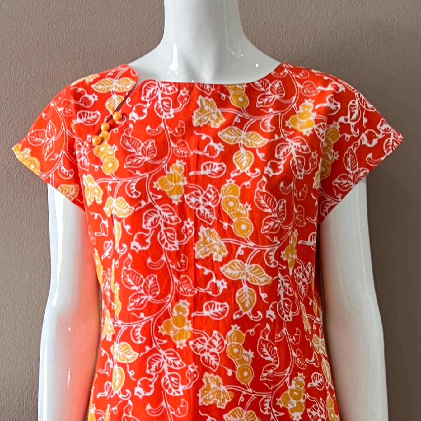 3 Button Slim Fit Dress - S