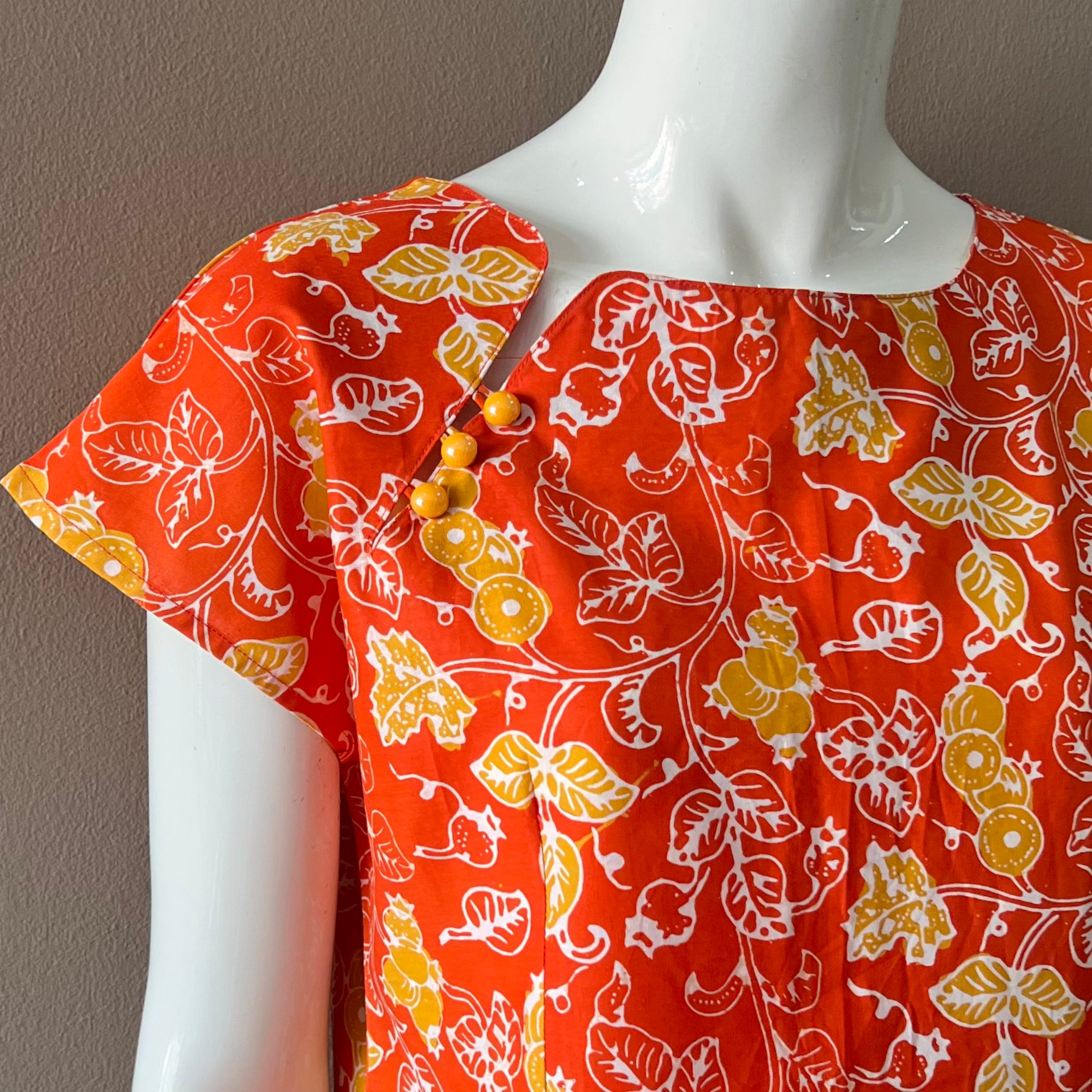 3 Button Slim Fit Dress - S