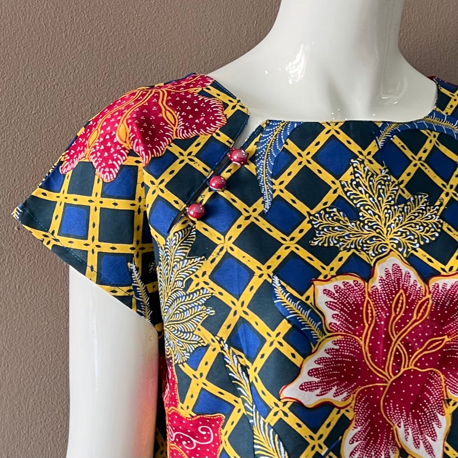 3 Button Slim Fit Dress - S