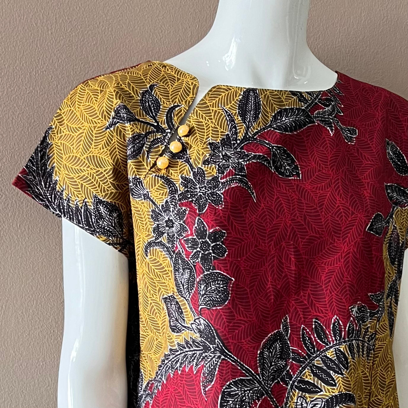 3 Button Slim Fit Dress - L