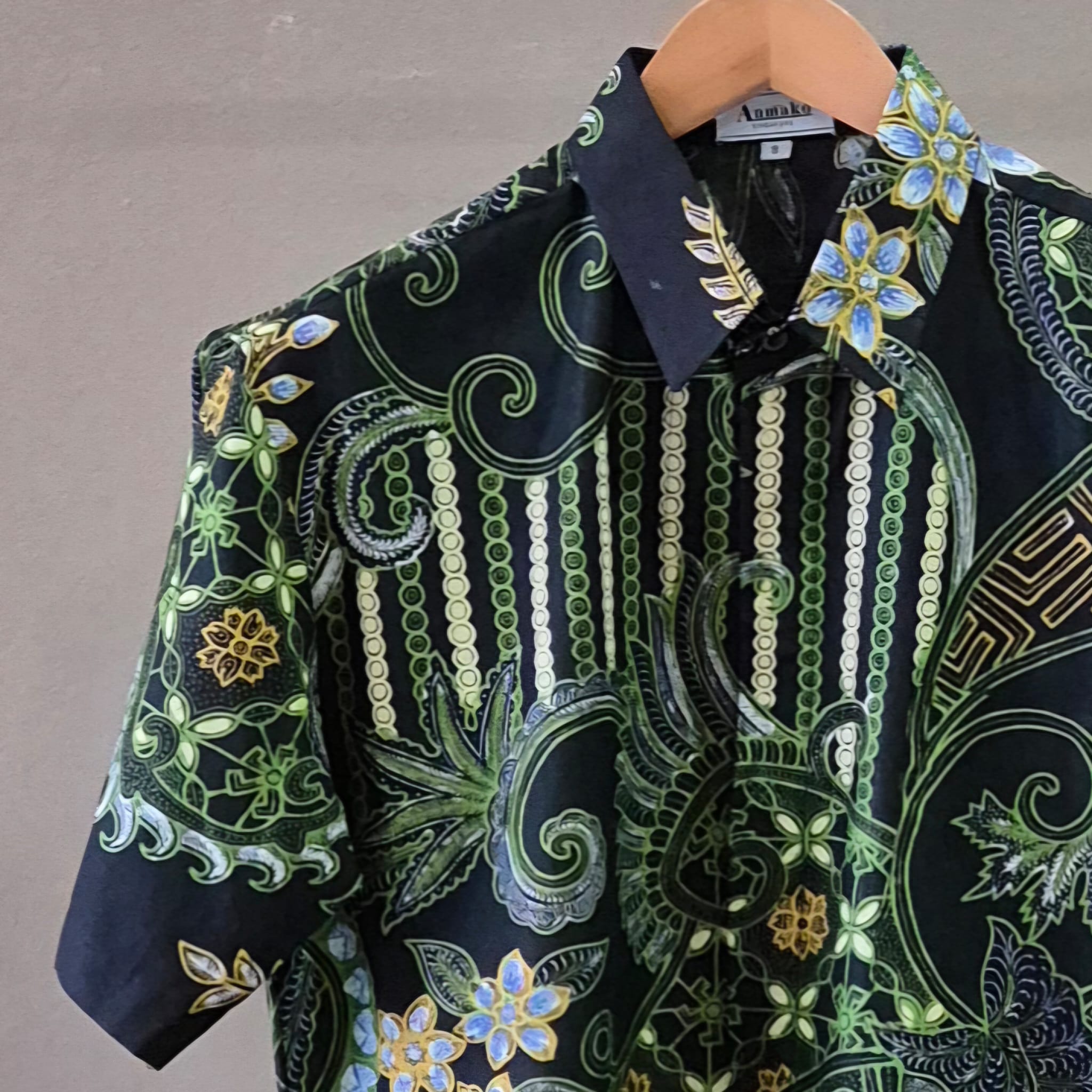 Regular Batik Men's Short Sleeve Shirt