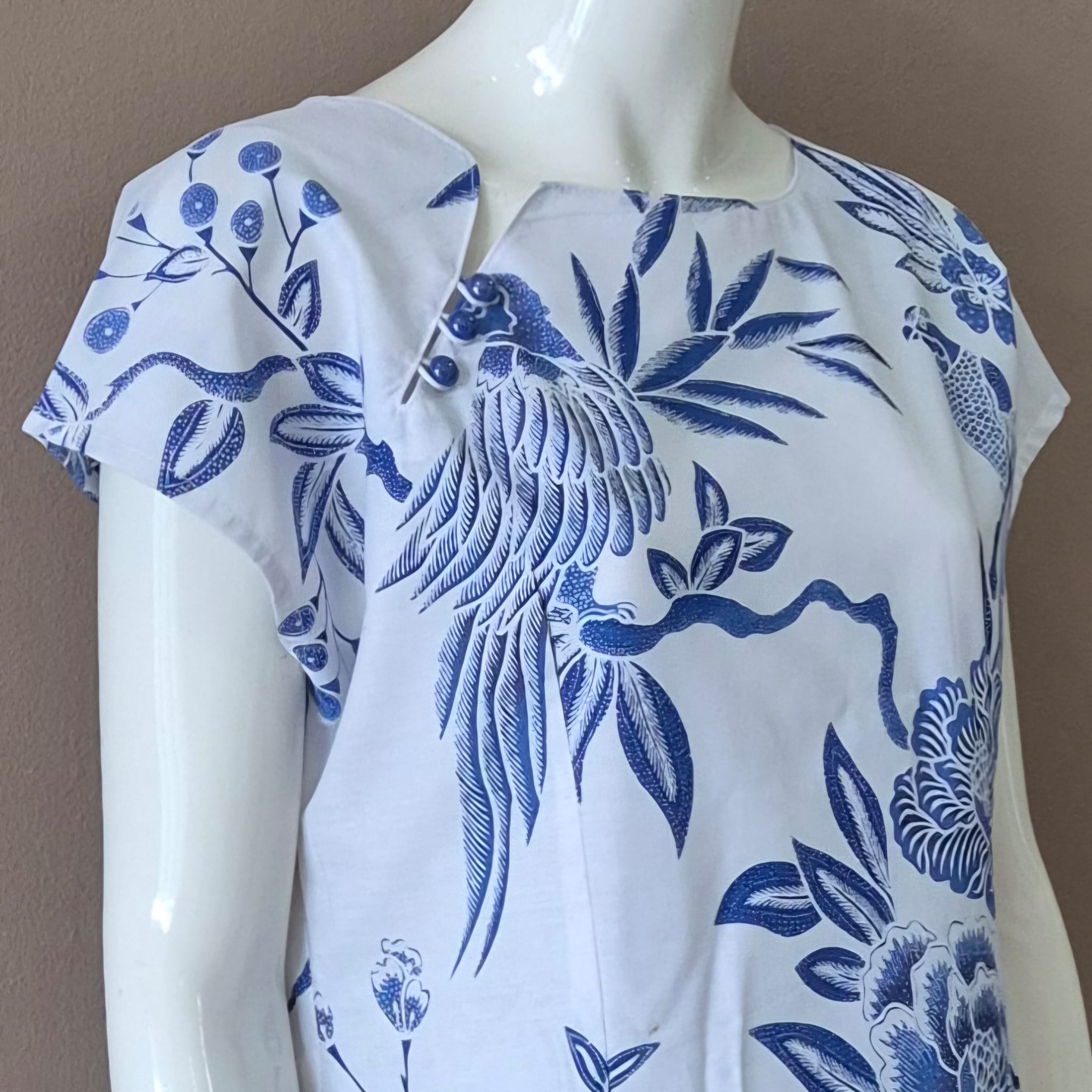 3 Button Slim Fit Dress - M