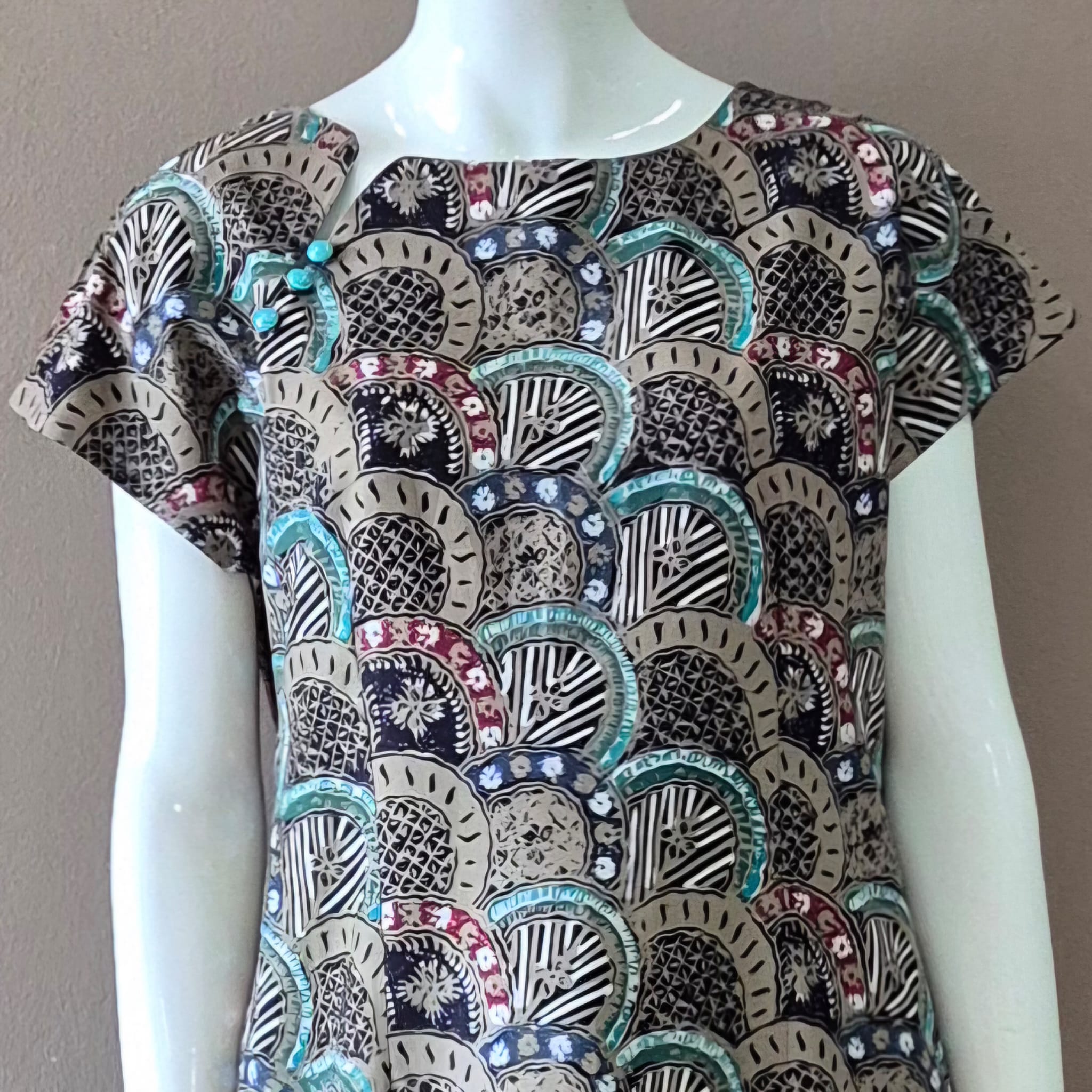 3 Button Slim Fit Dress - L