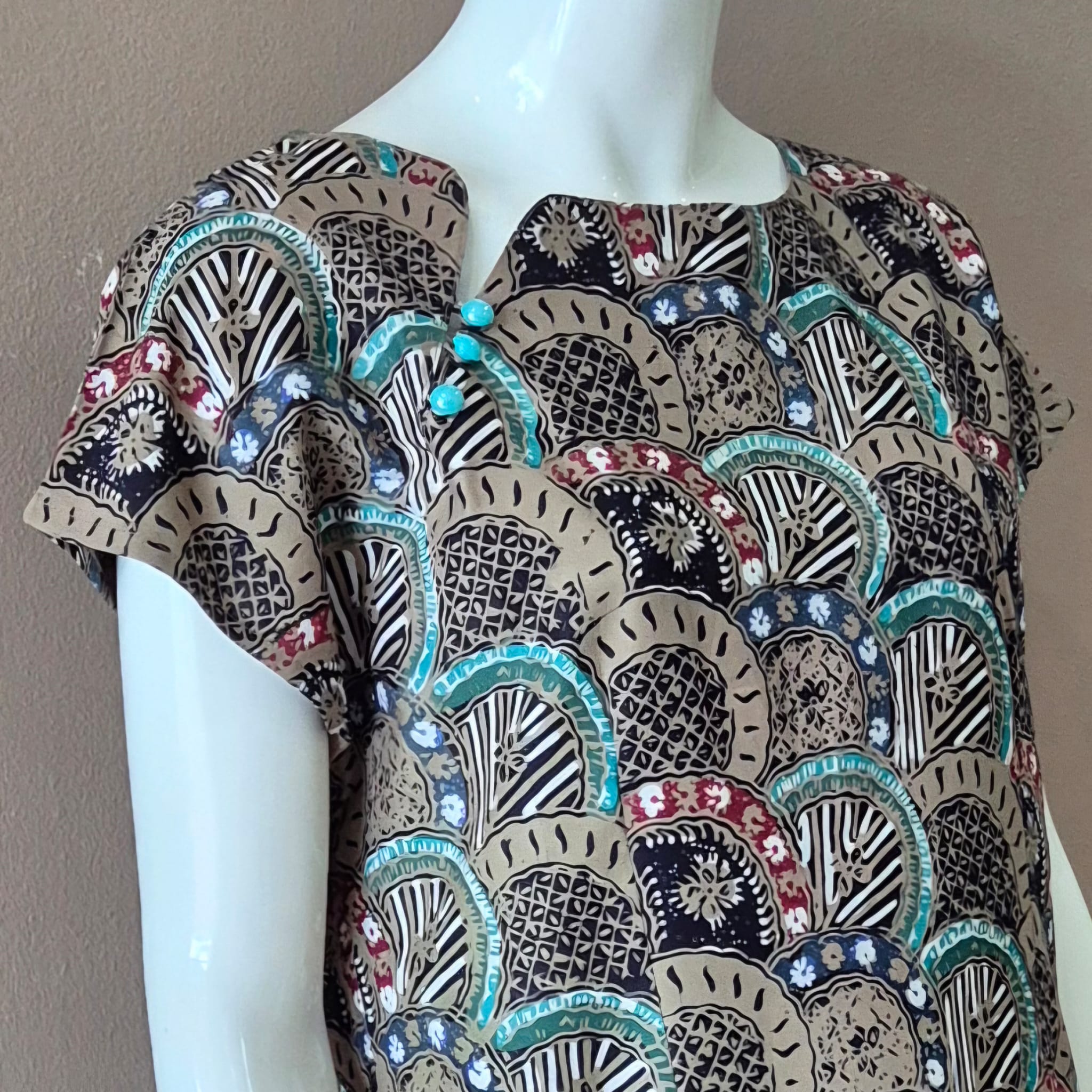 3 Button Slim Fit Dress - L