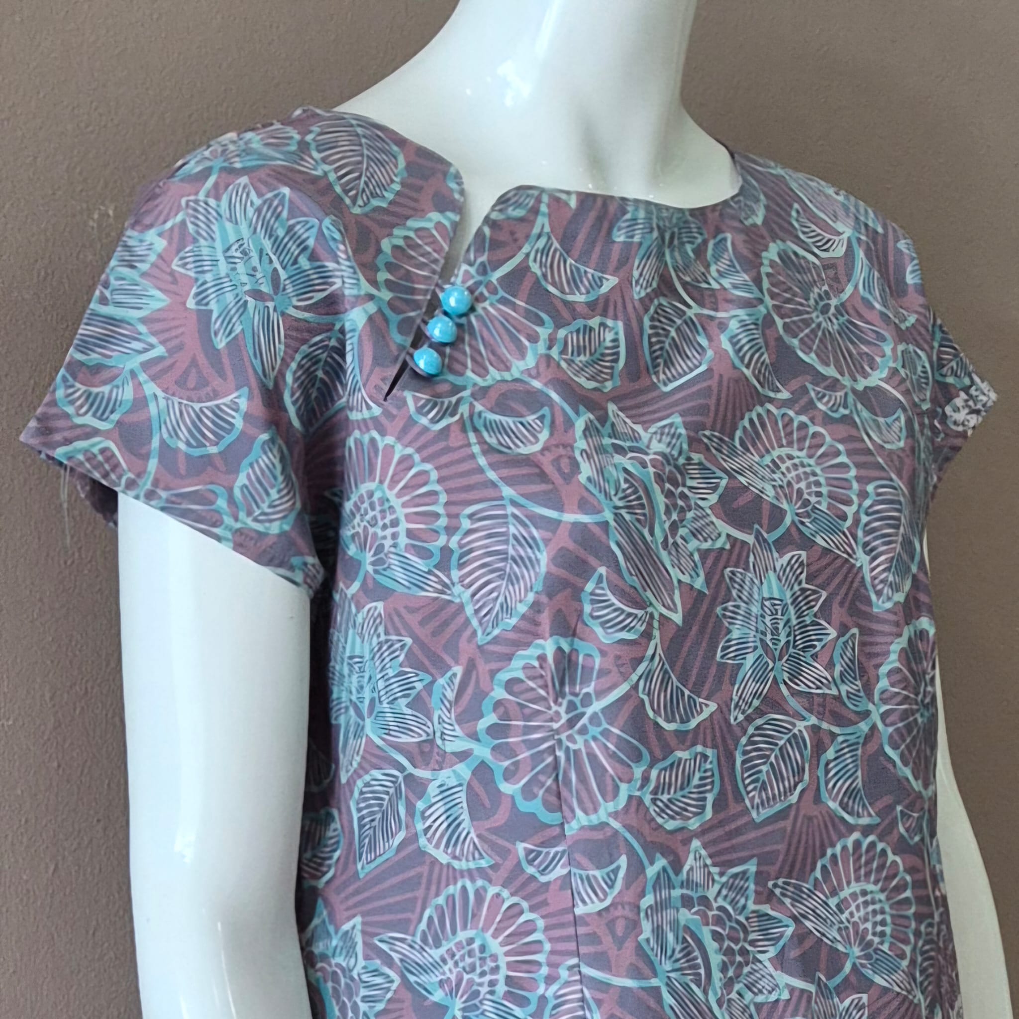 3 Button Slim Fit Dress - L