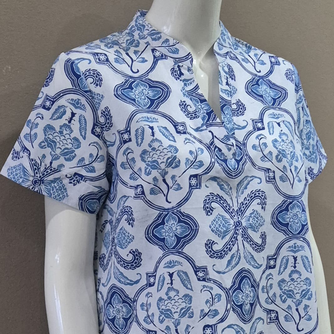 Casual Mandarin Collar Top - M