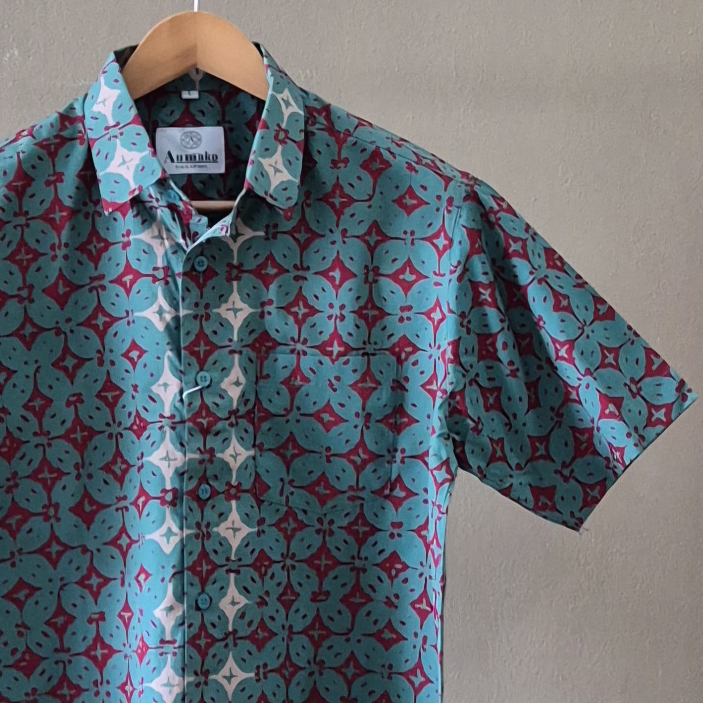 Batik Men's Short Sleeve Shirt