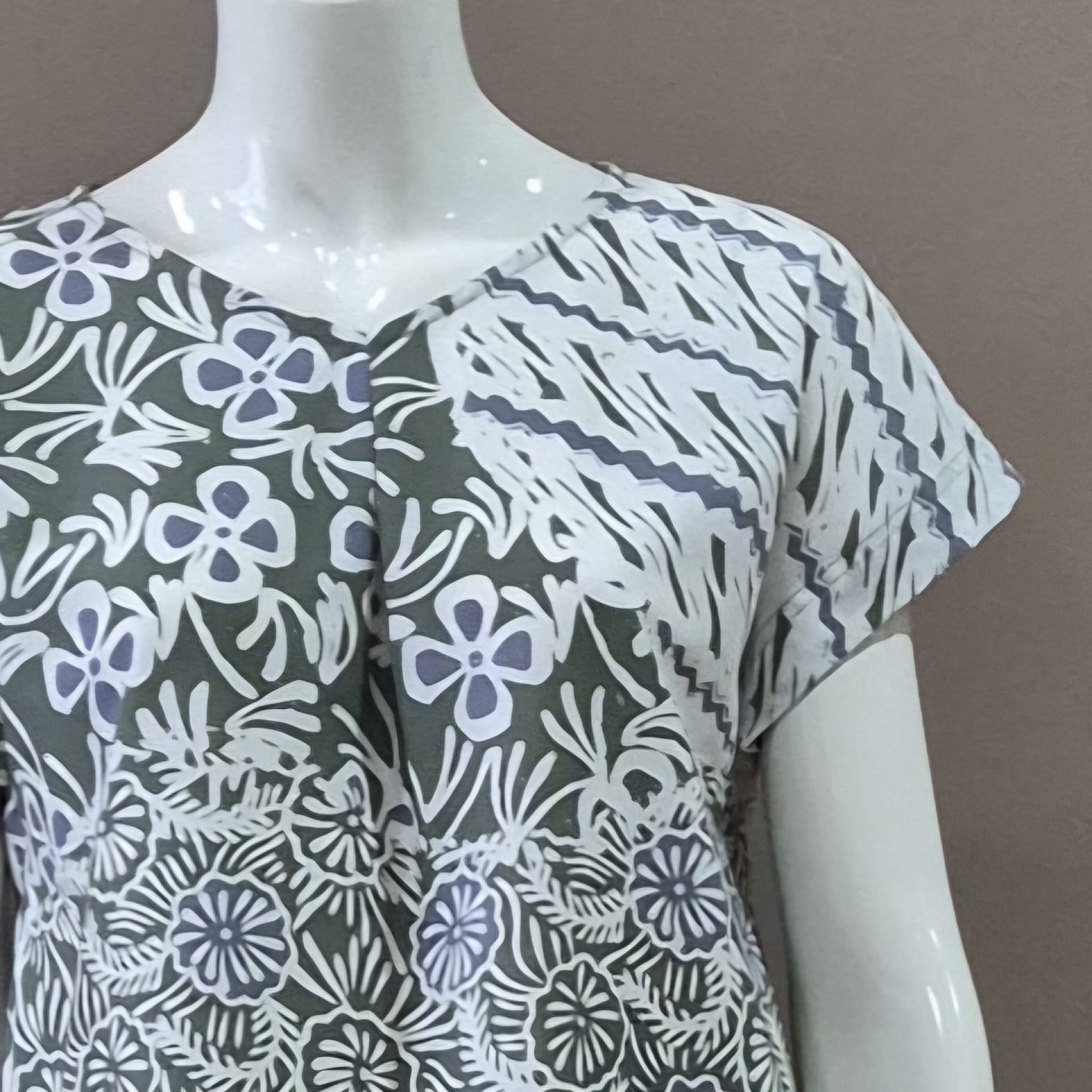 V Neck Tuck Top - S