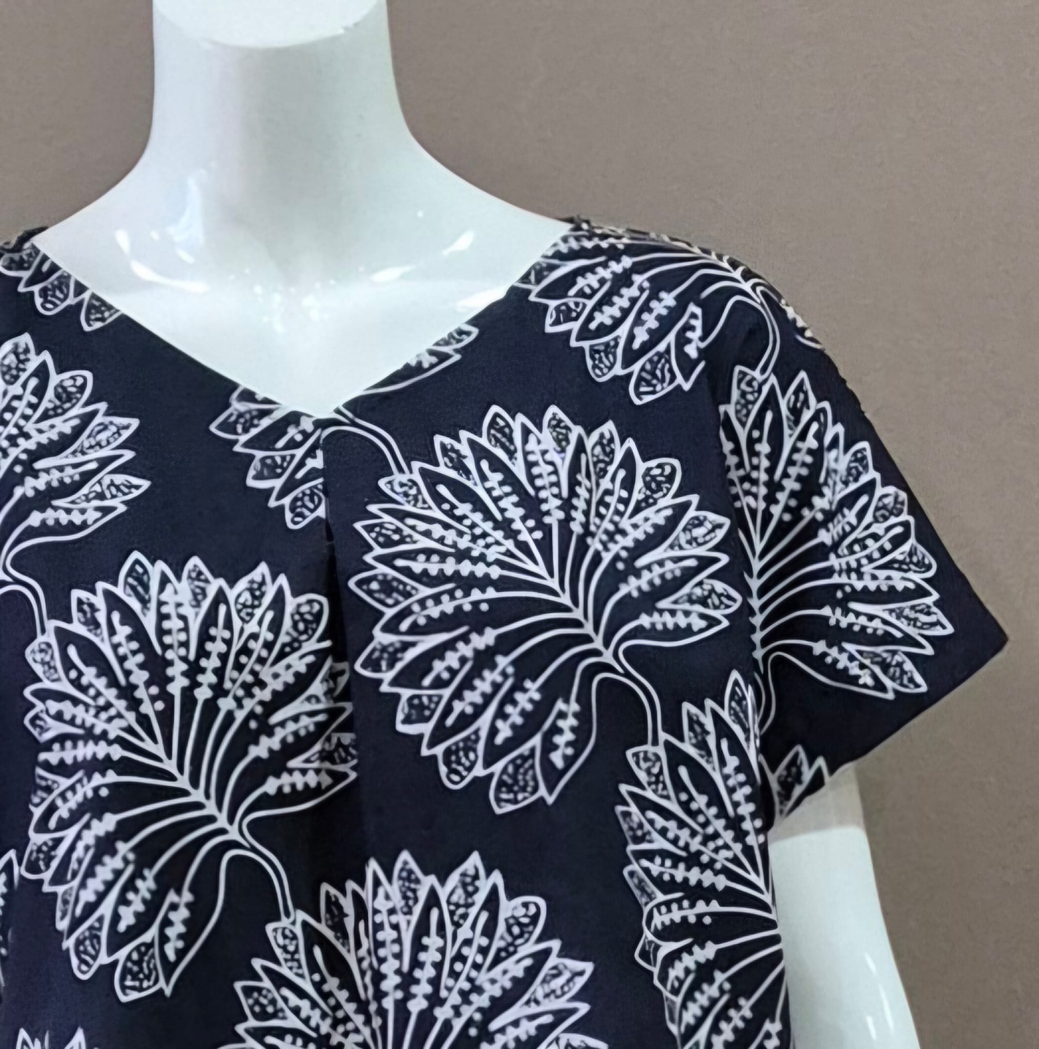 V Neck Tuck Top - XXL