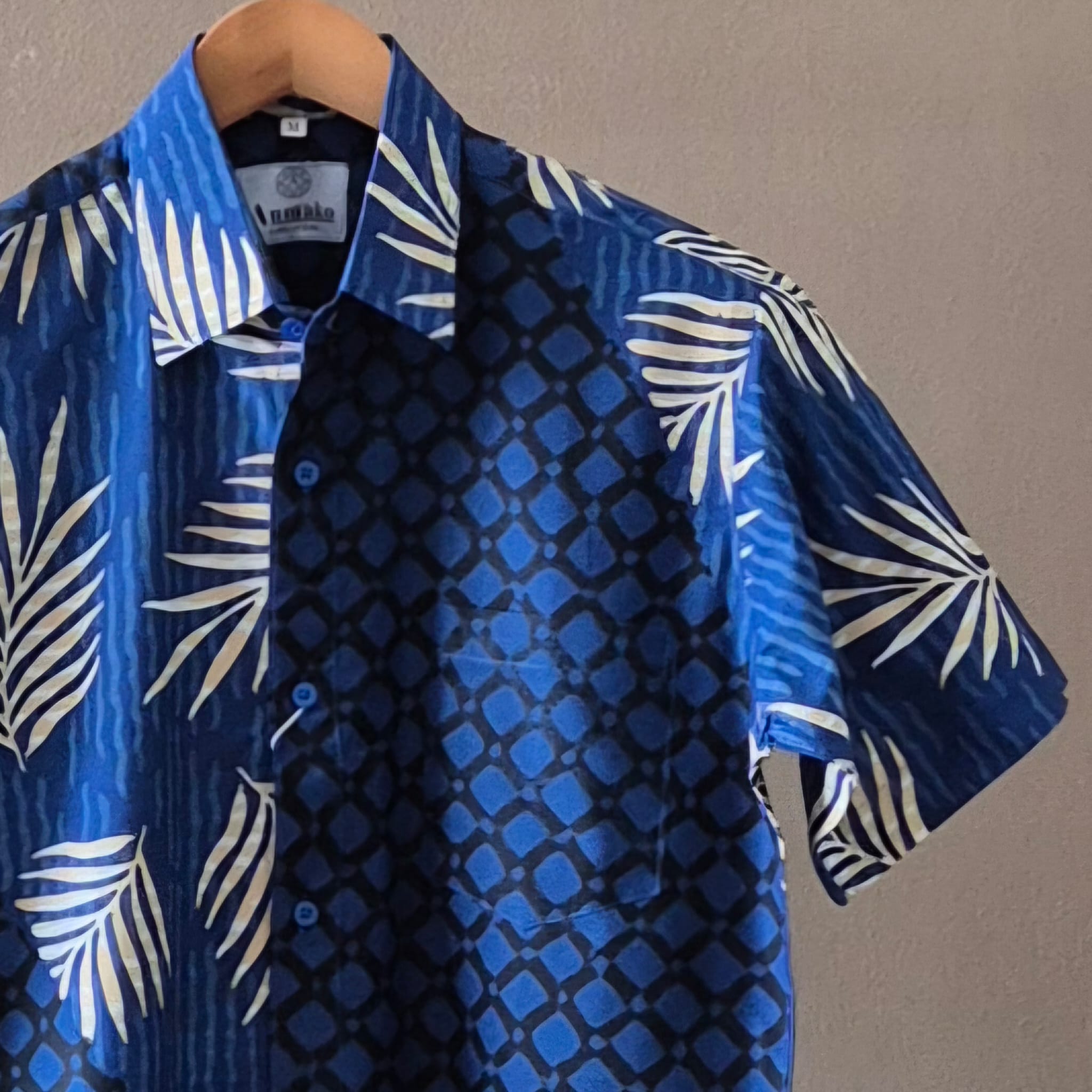 Batik Men's Short Sleeve Shirt