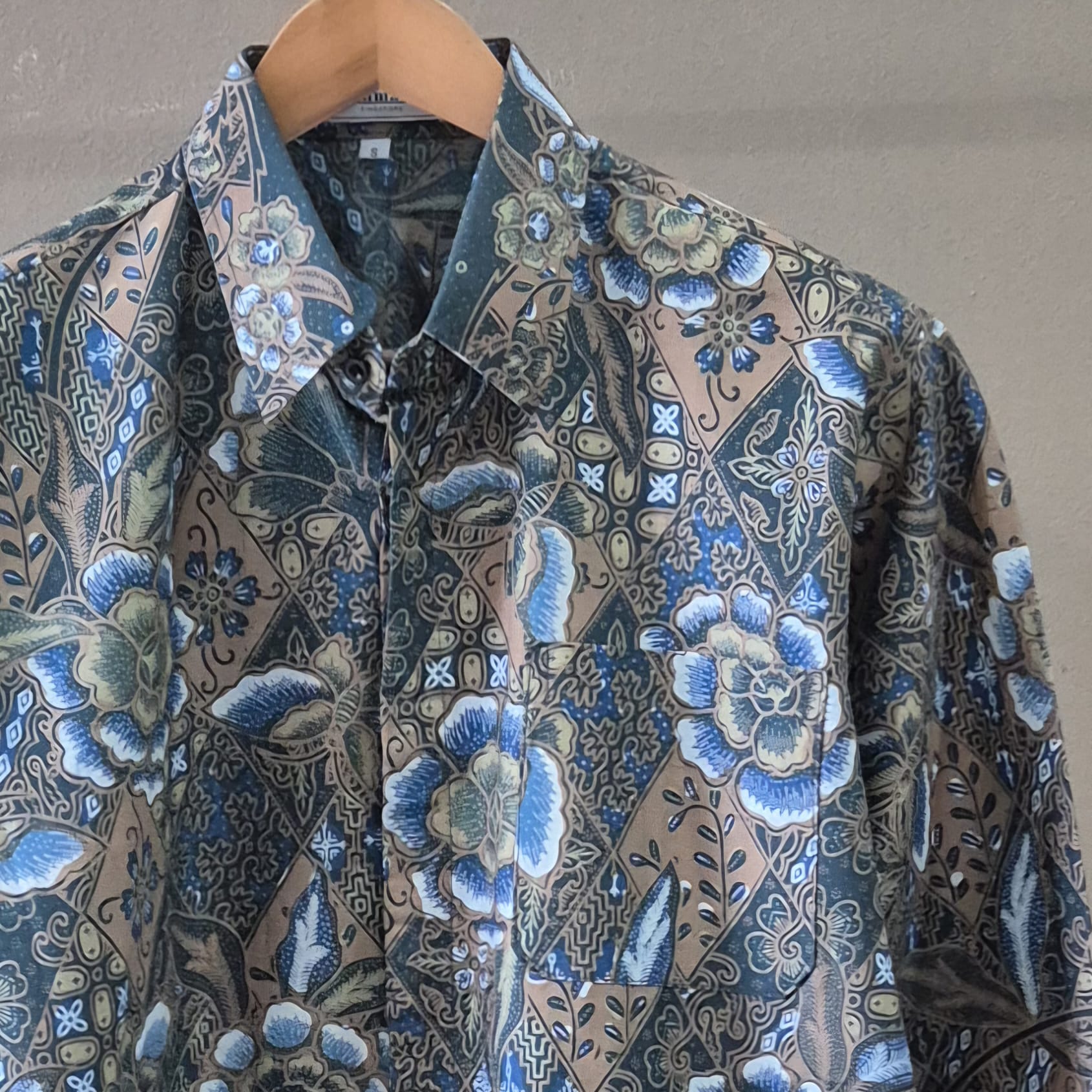 Regular Batik Men's Long Sleeve Shirt