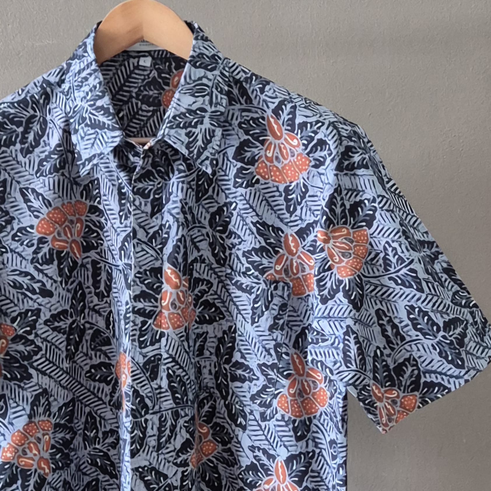 Premium Batik Tulis Select Men's Shirt - L