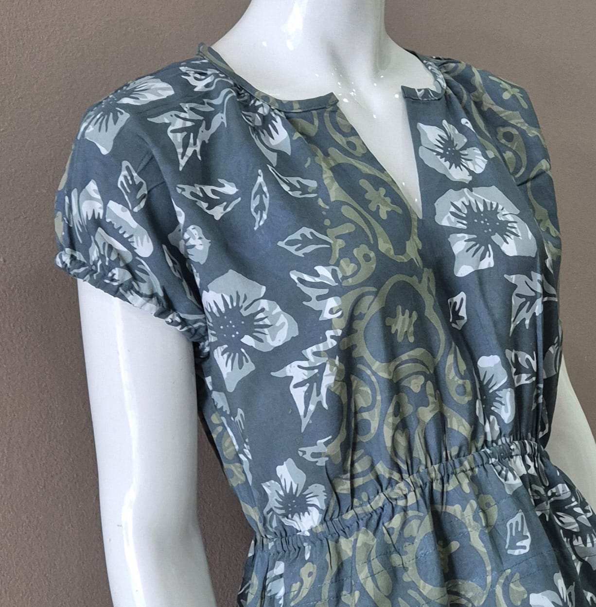 Gathered Waist Midi Dress - XS
