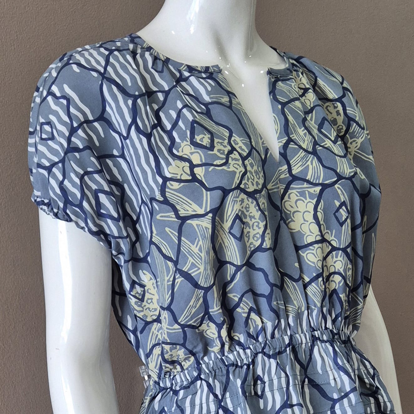 Gathered Waist Midi Dress - M