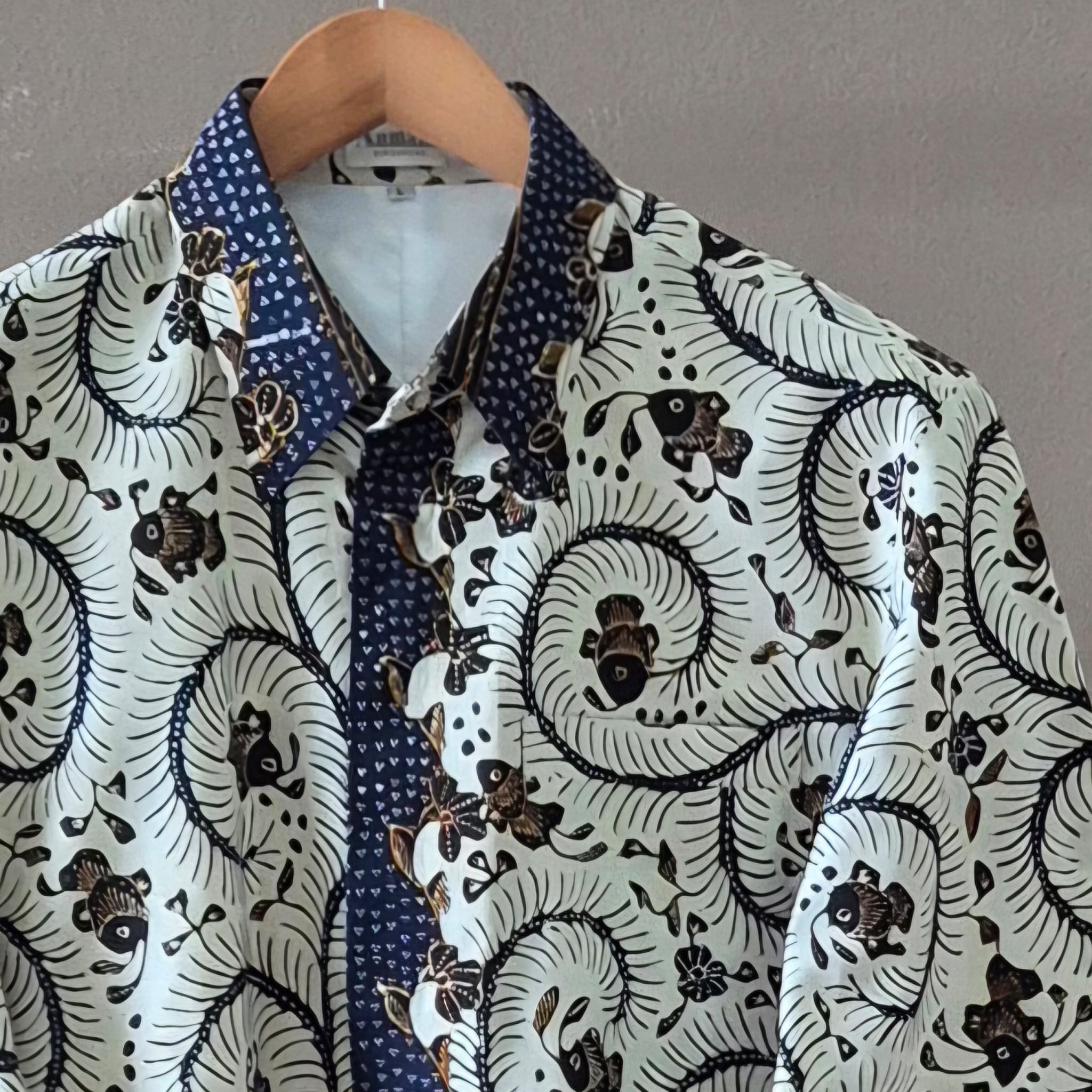 Premium Batik Tulis Supreme Men's Long Sleeve Shirt - L