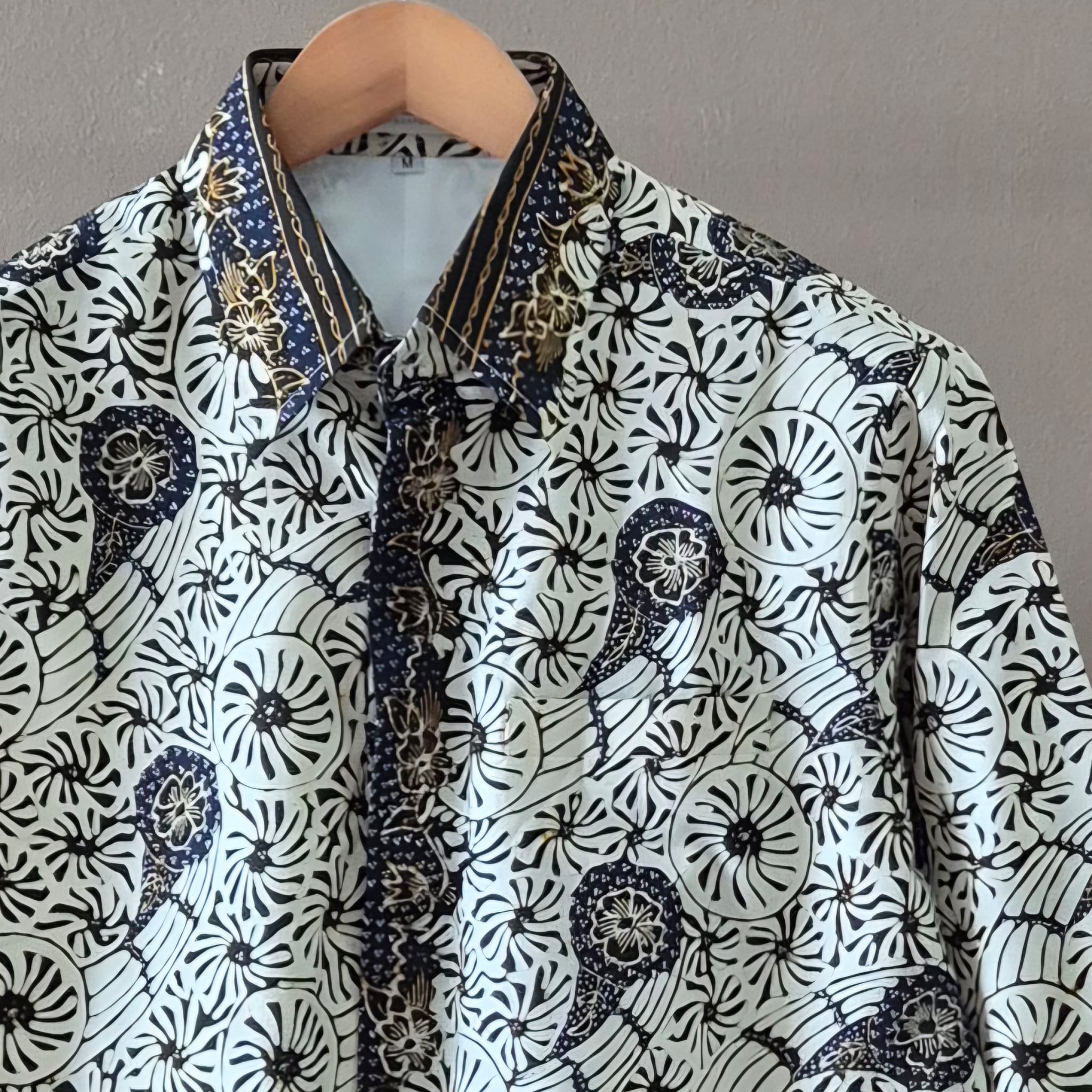 Premium Batik Tulis Supreme Men's Long Sleeve Shirt - M