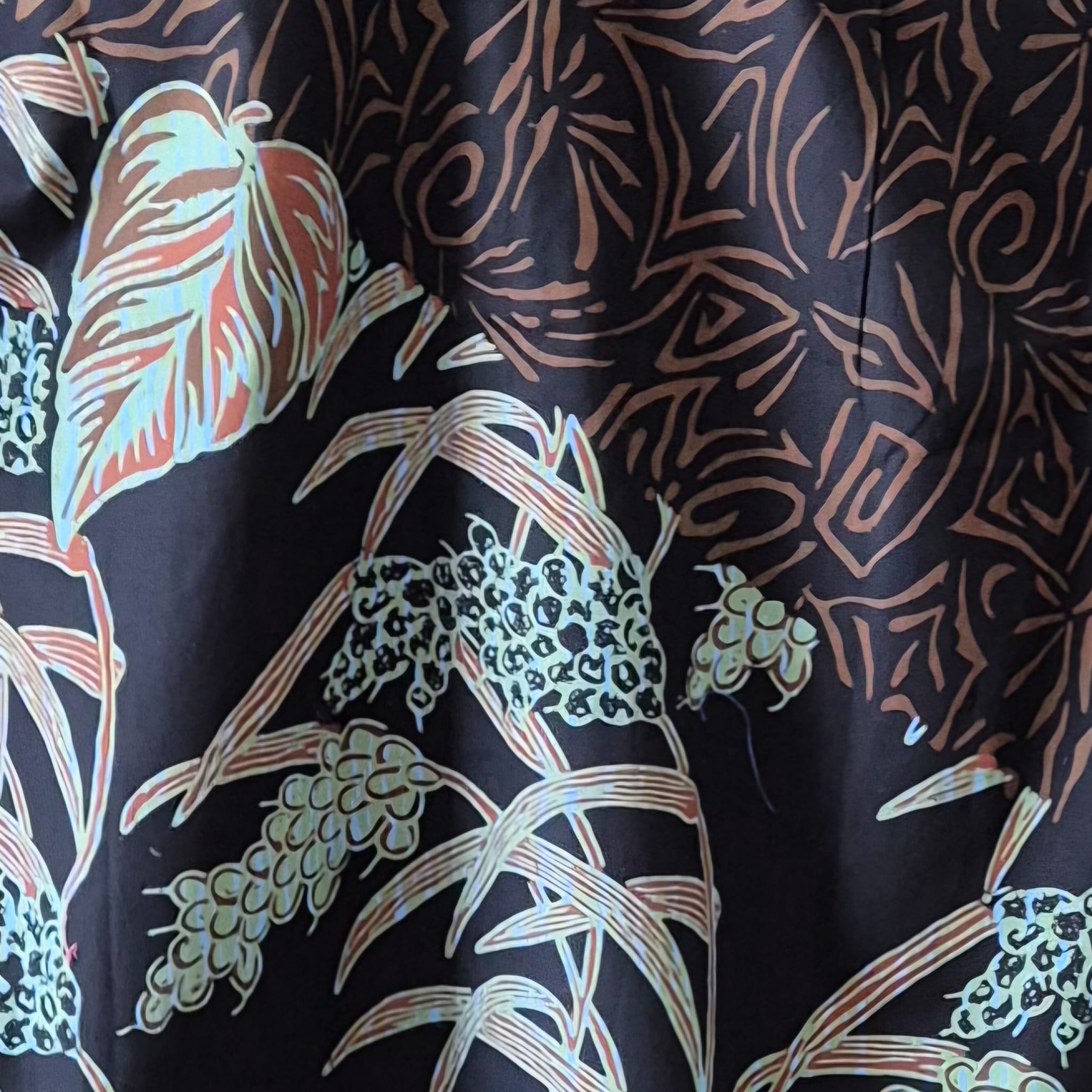 Batik Men's Short Sleeve Shirt - L