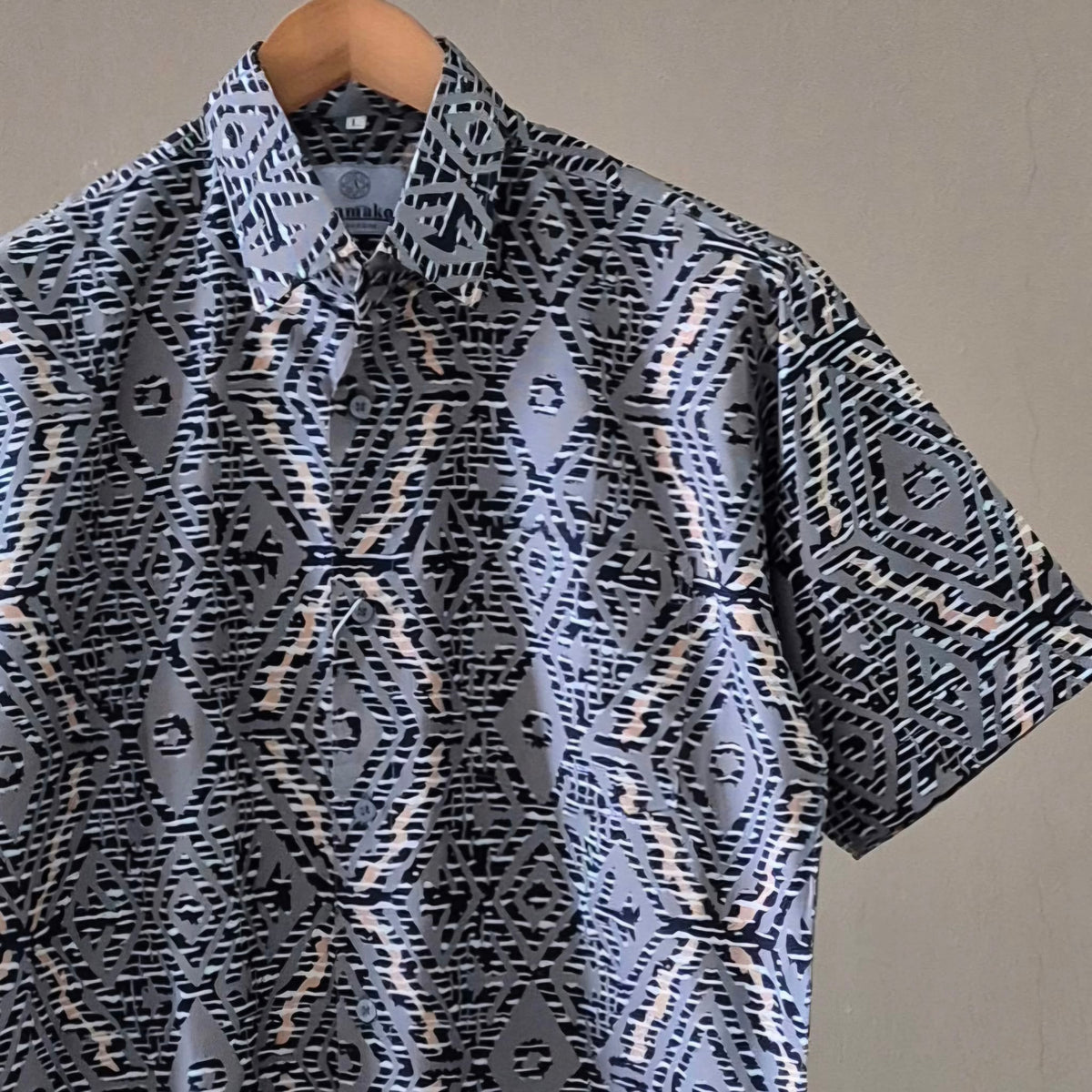Batik Men's Short Sleeve Shirt