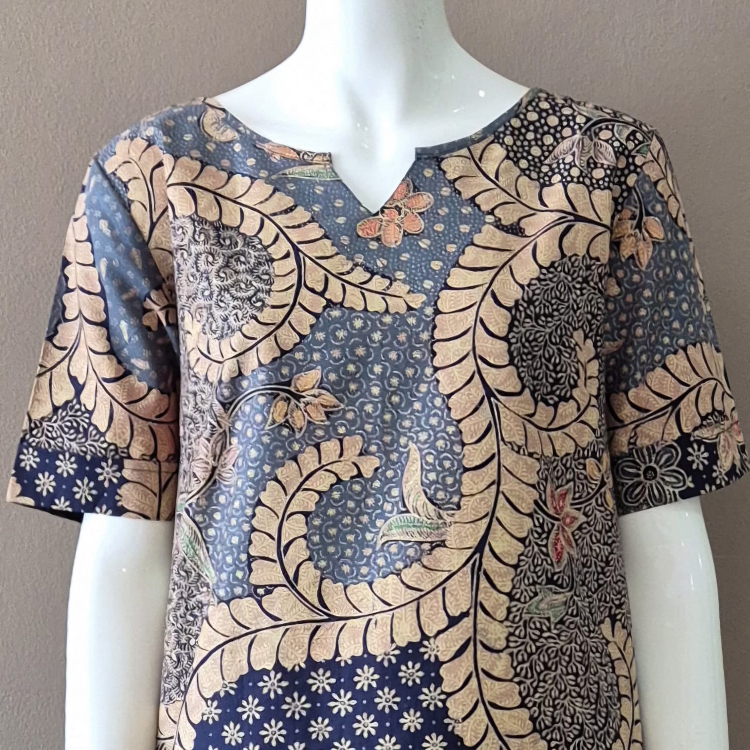 Classic Short Sleeve Dress - L