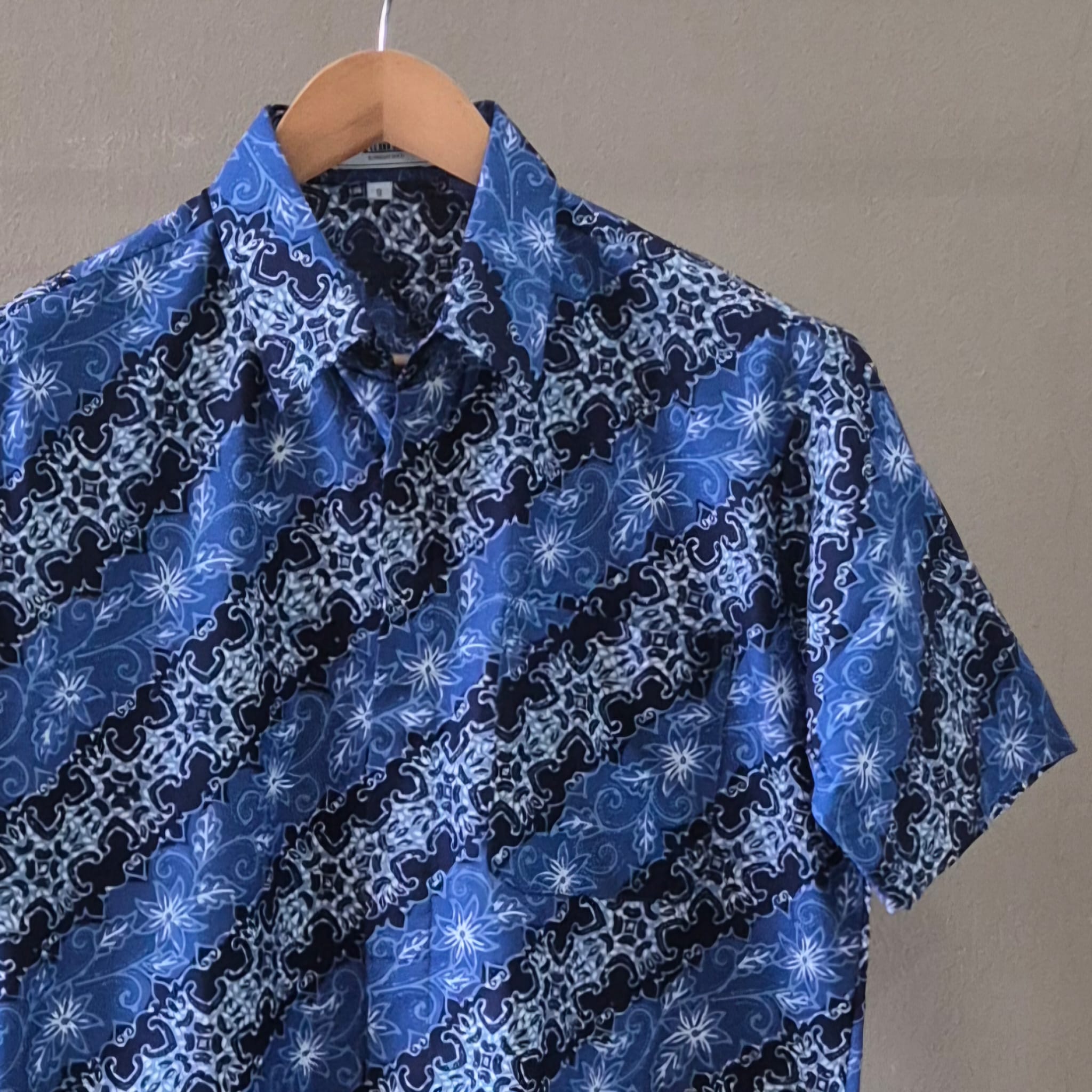 Regular Batik Men's Short Sleeve Shirt