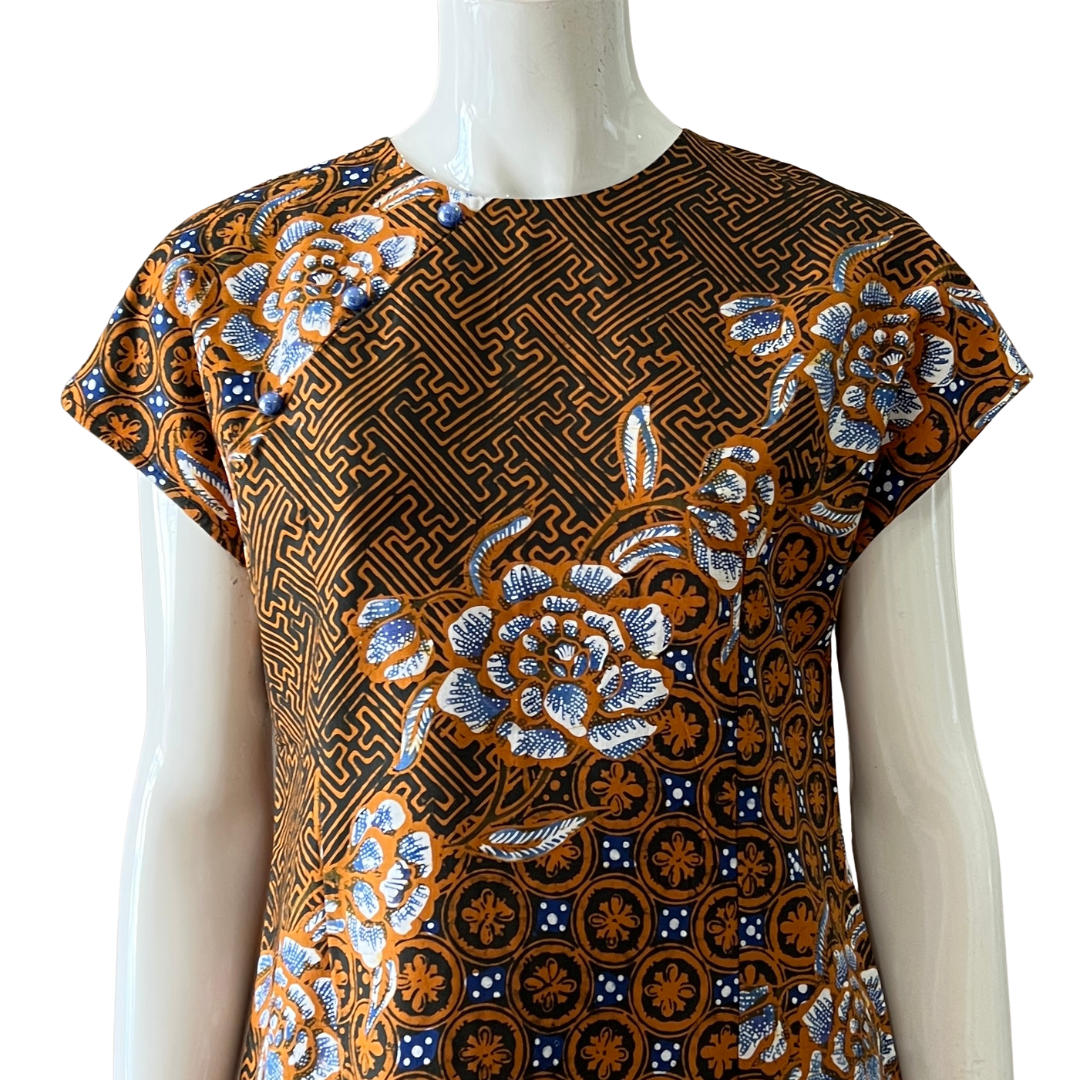 3 Button Slim Fit Dress - S