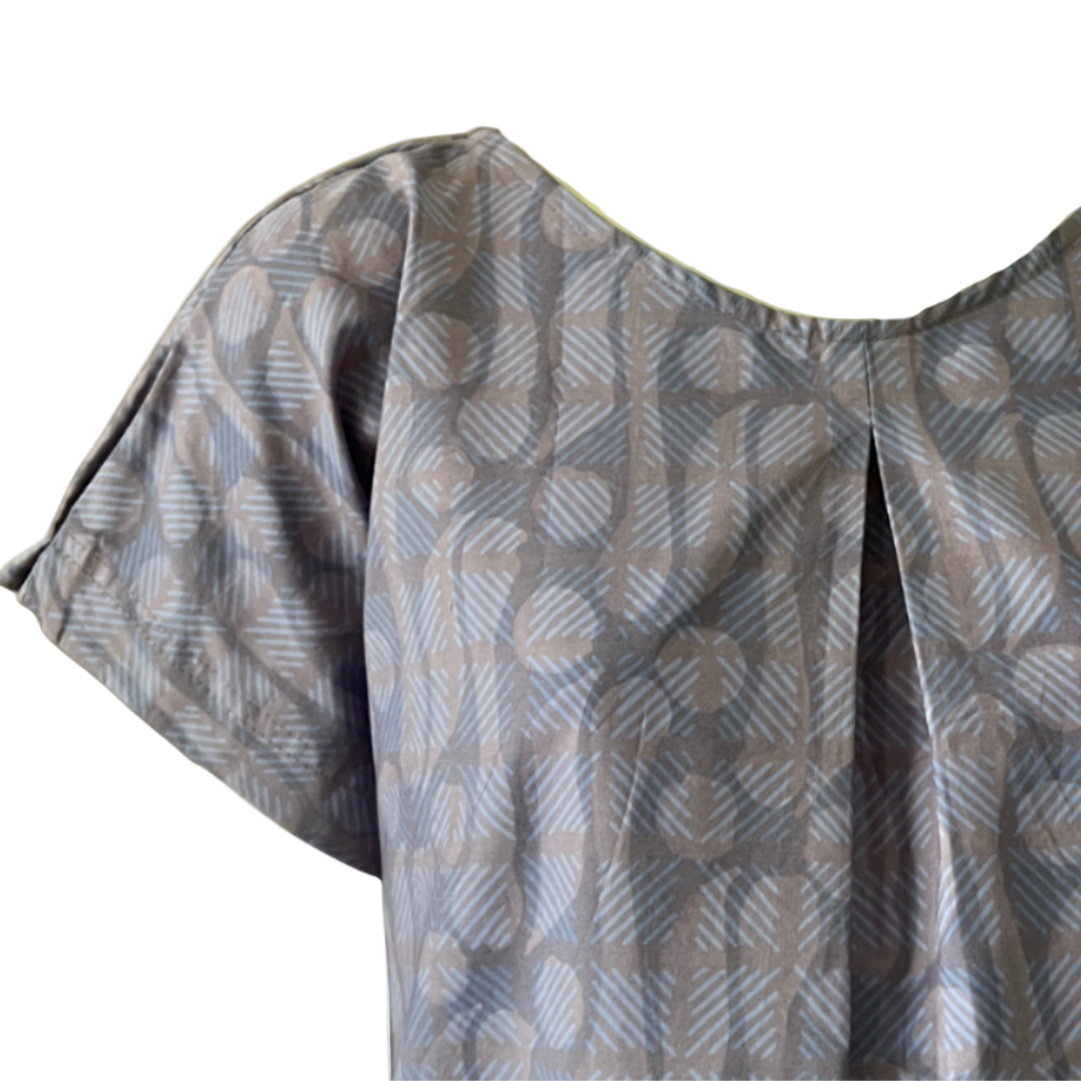 V Neck Tuck Dress - L