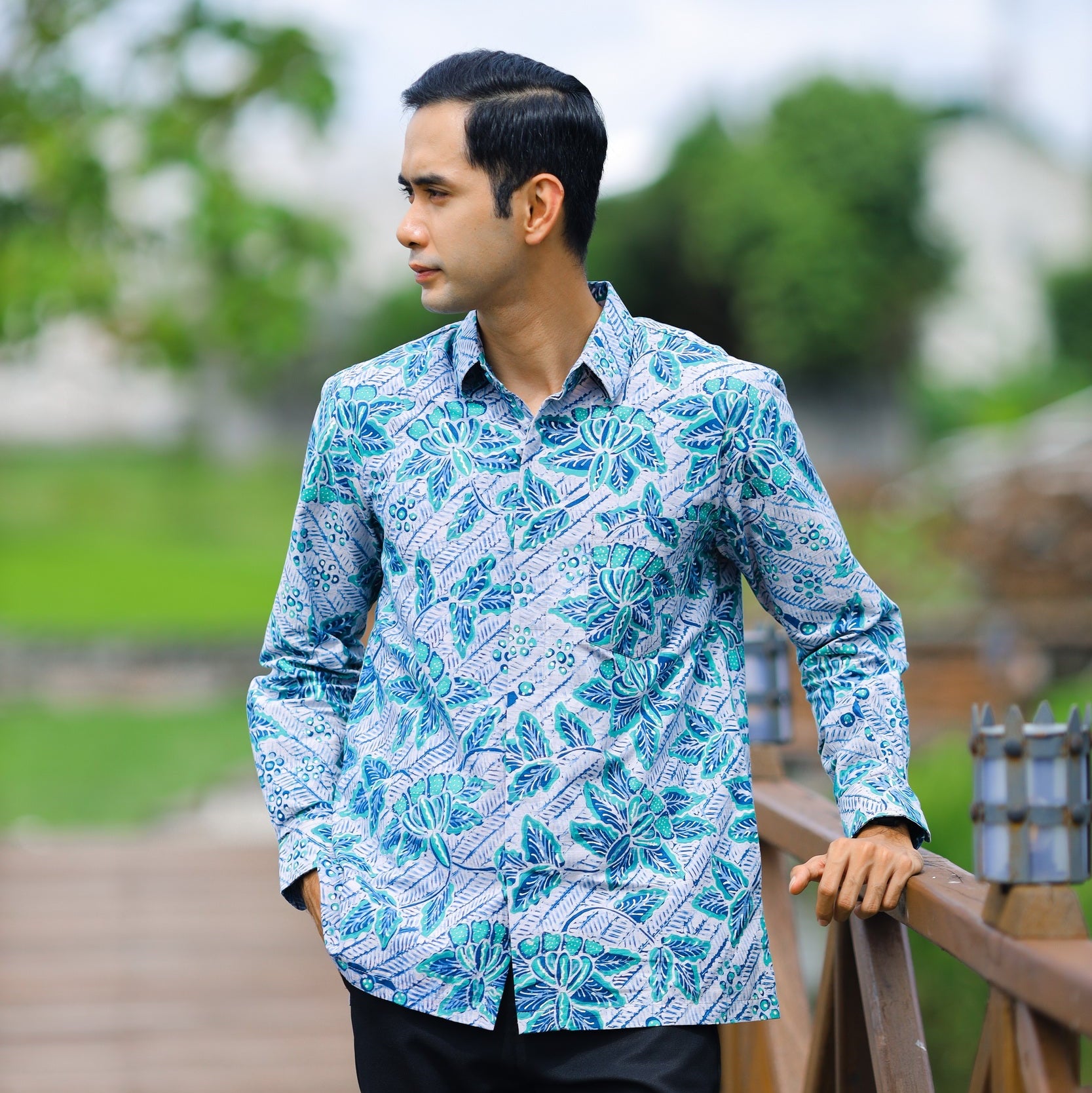 Premium Batik Tulis Men's Select Long Sleeve Shirt - M