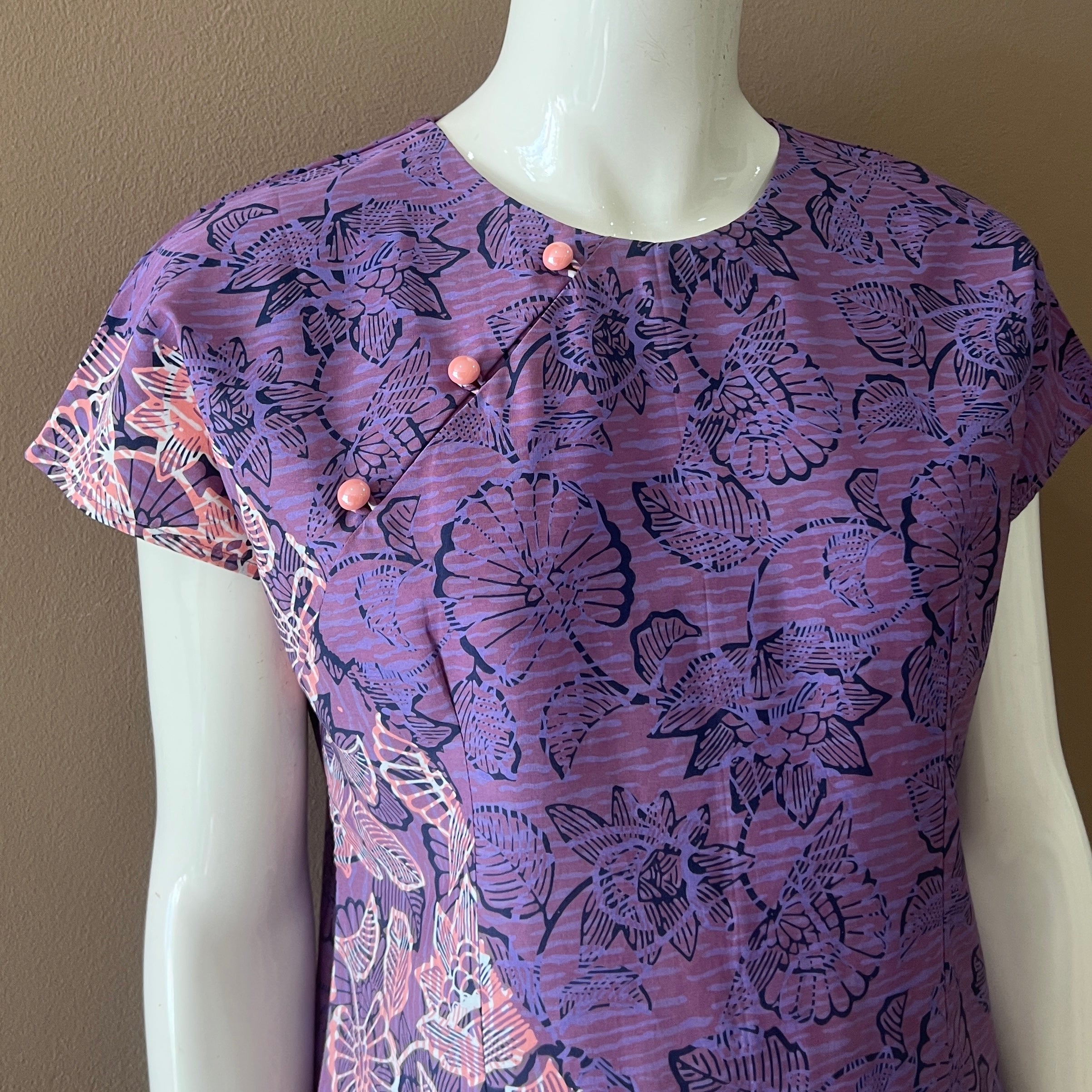 3 Button Round Neck Dress - M