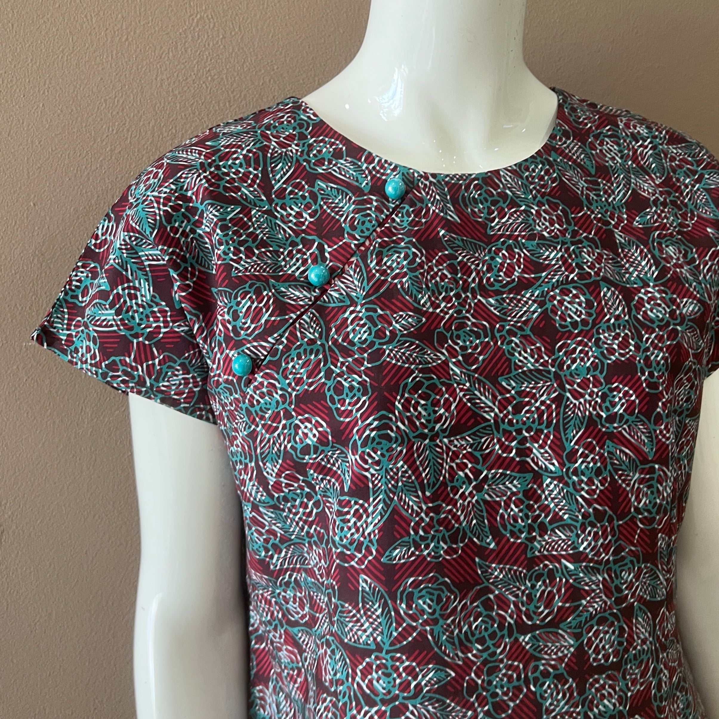 3 Button Slim Fit Dress - L